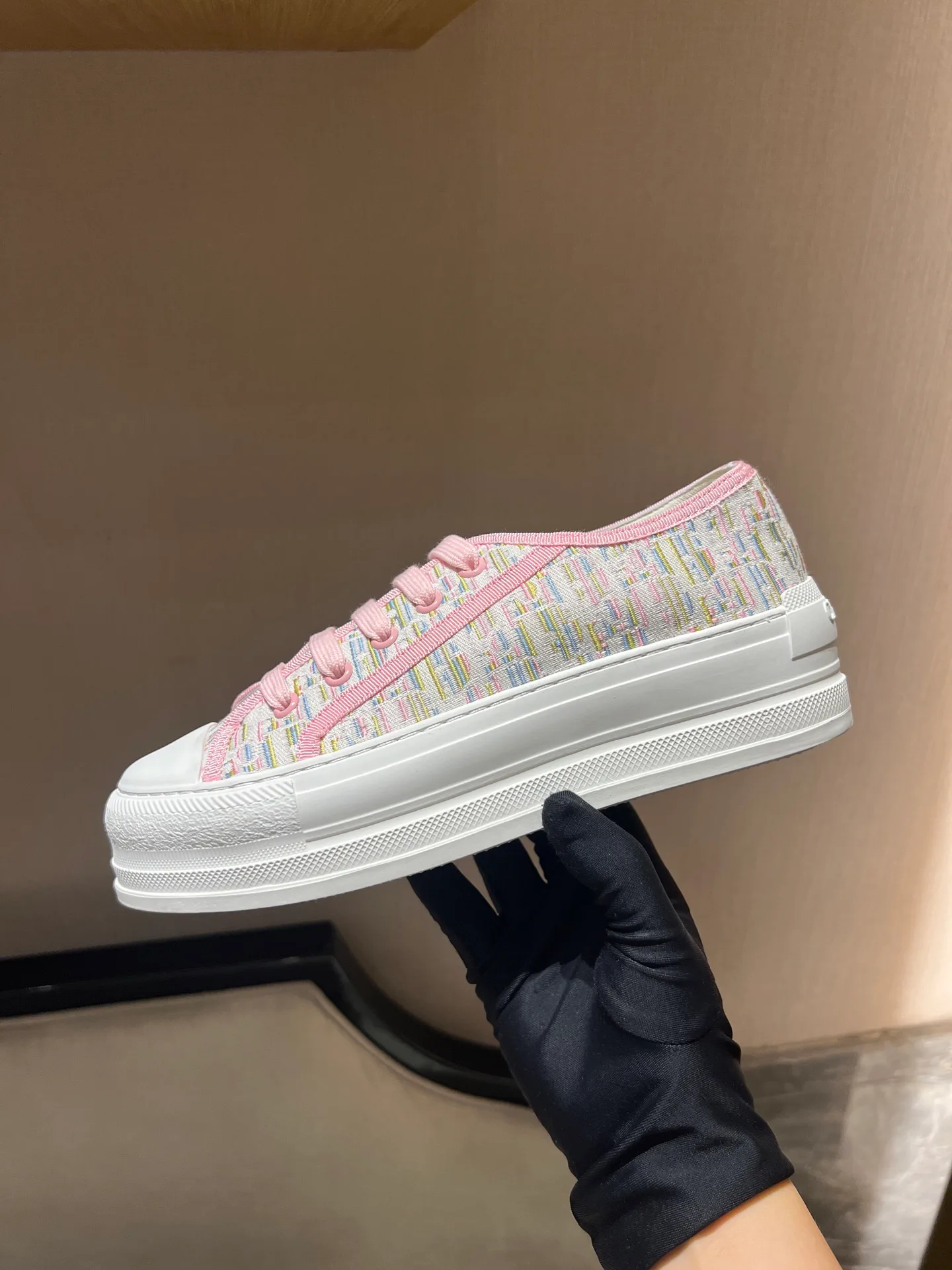 Кроссовки Женские Christian Dior 18020285