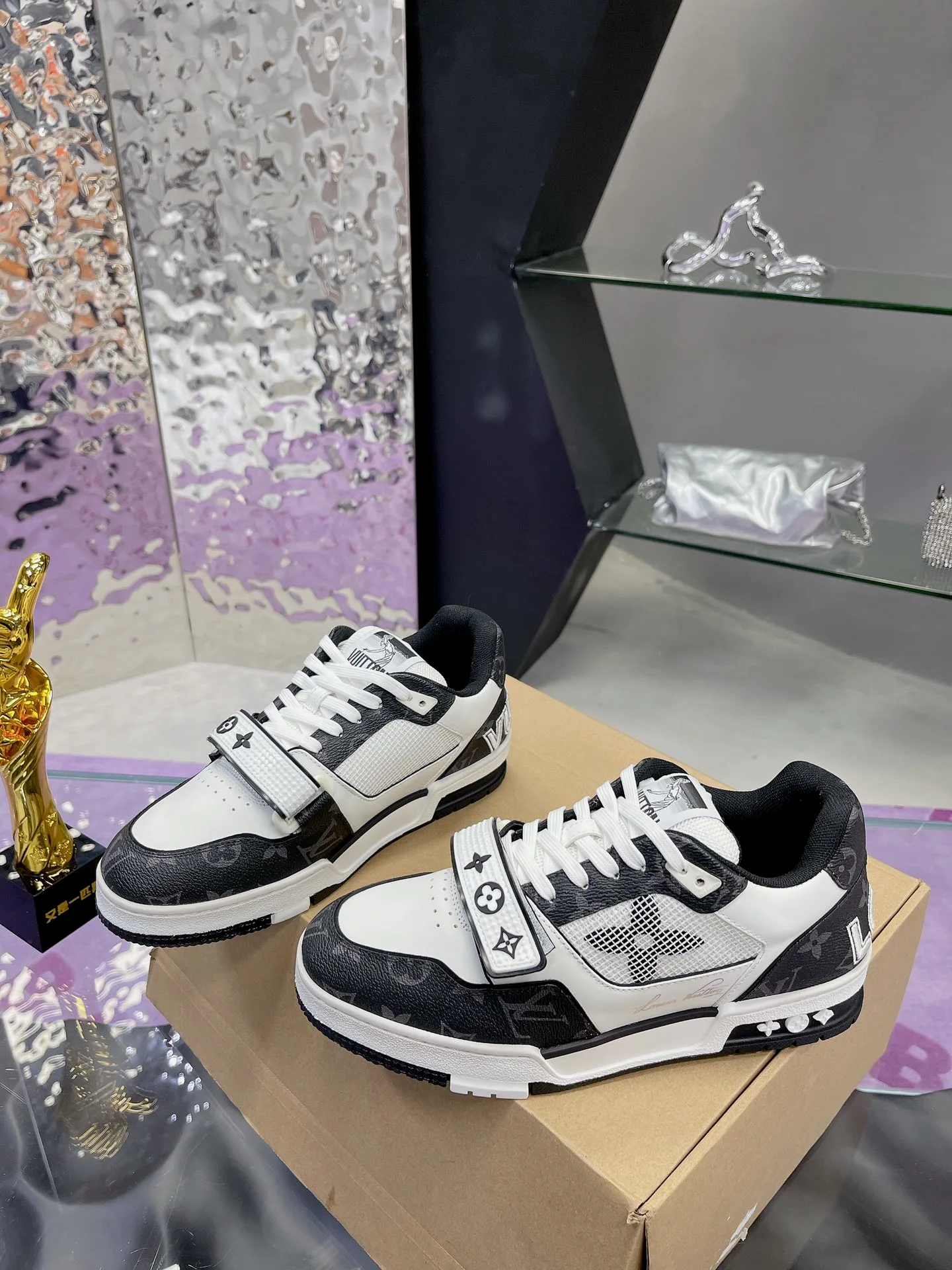 Кроссовки Женские Louis Vuitton 1331245