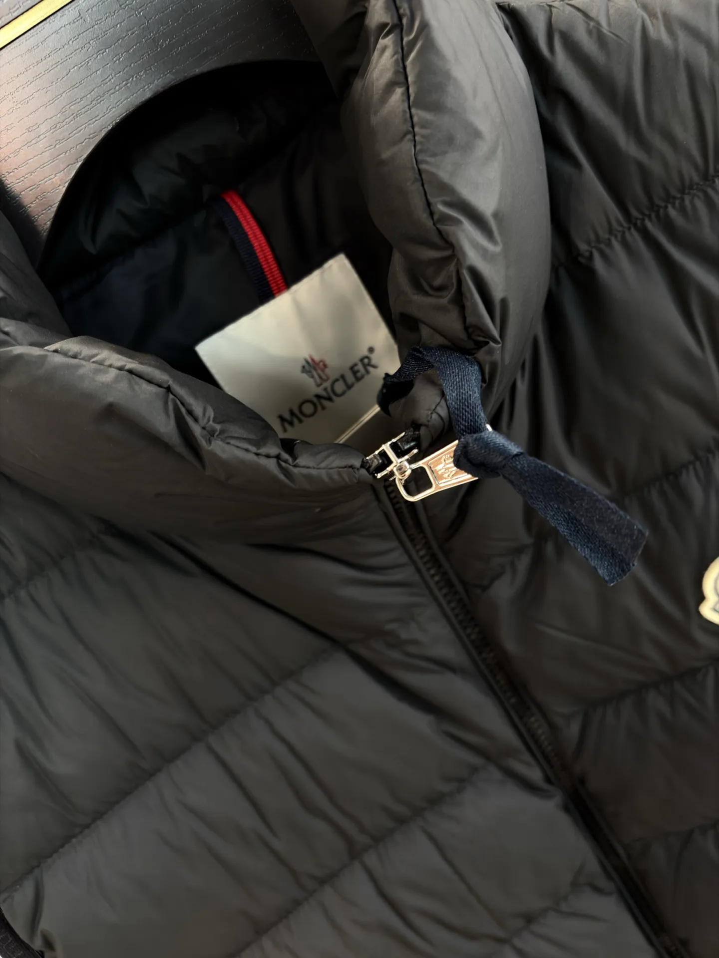 Жилеты Женские Moncler 18689143