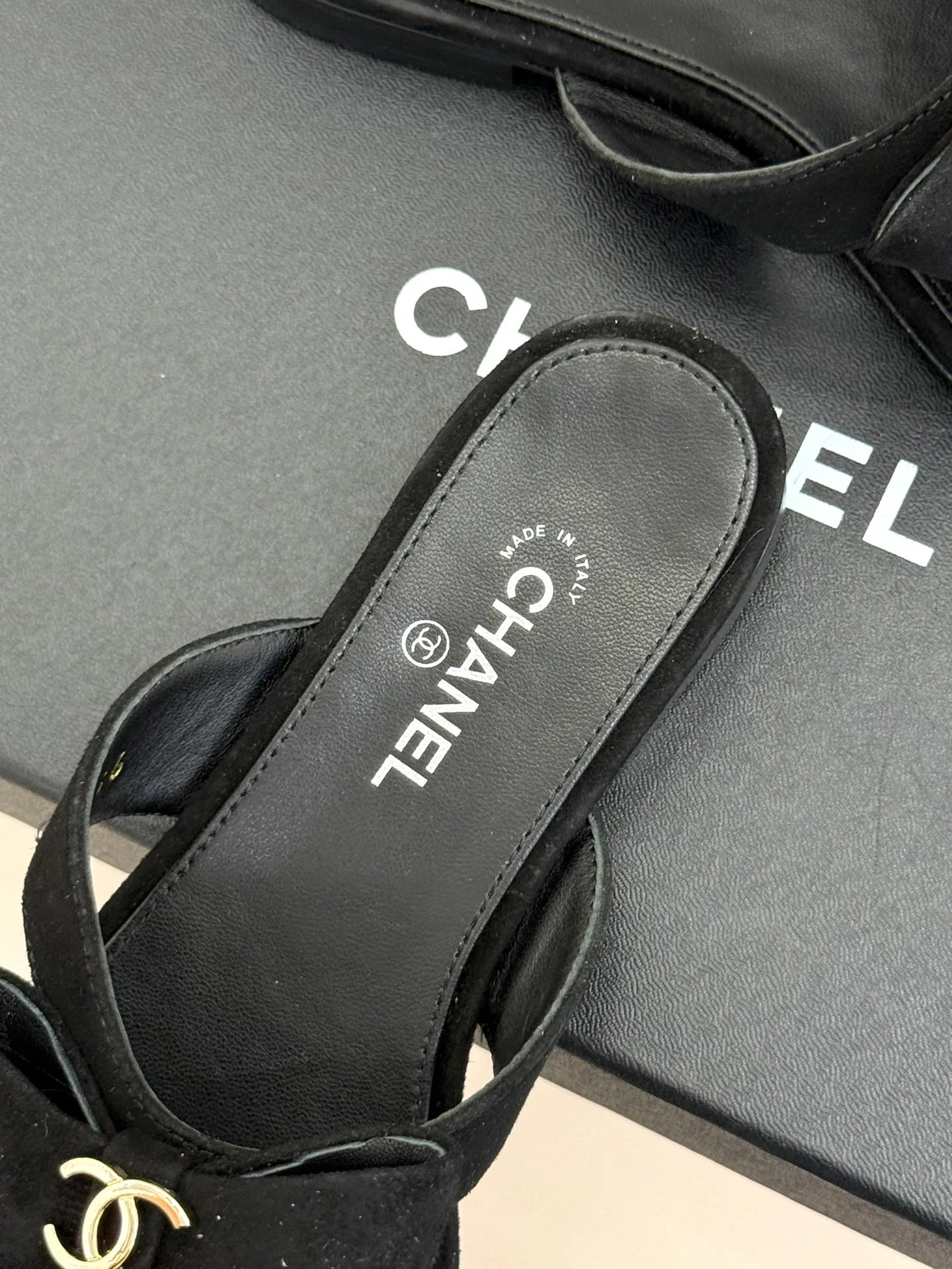 Шлепанцы Женские Chanel 16965743