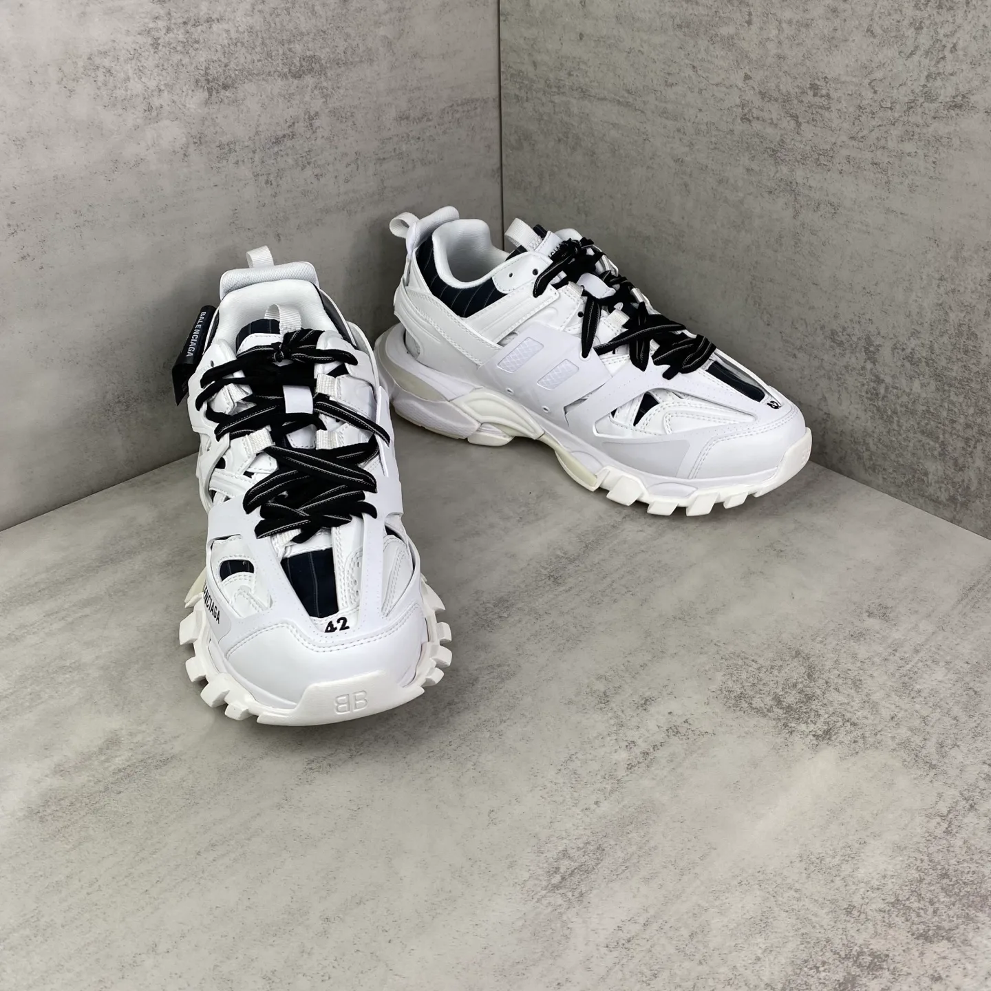 Кроссовки Женские Balenciaga 18743876