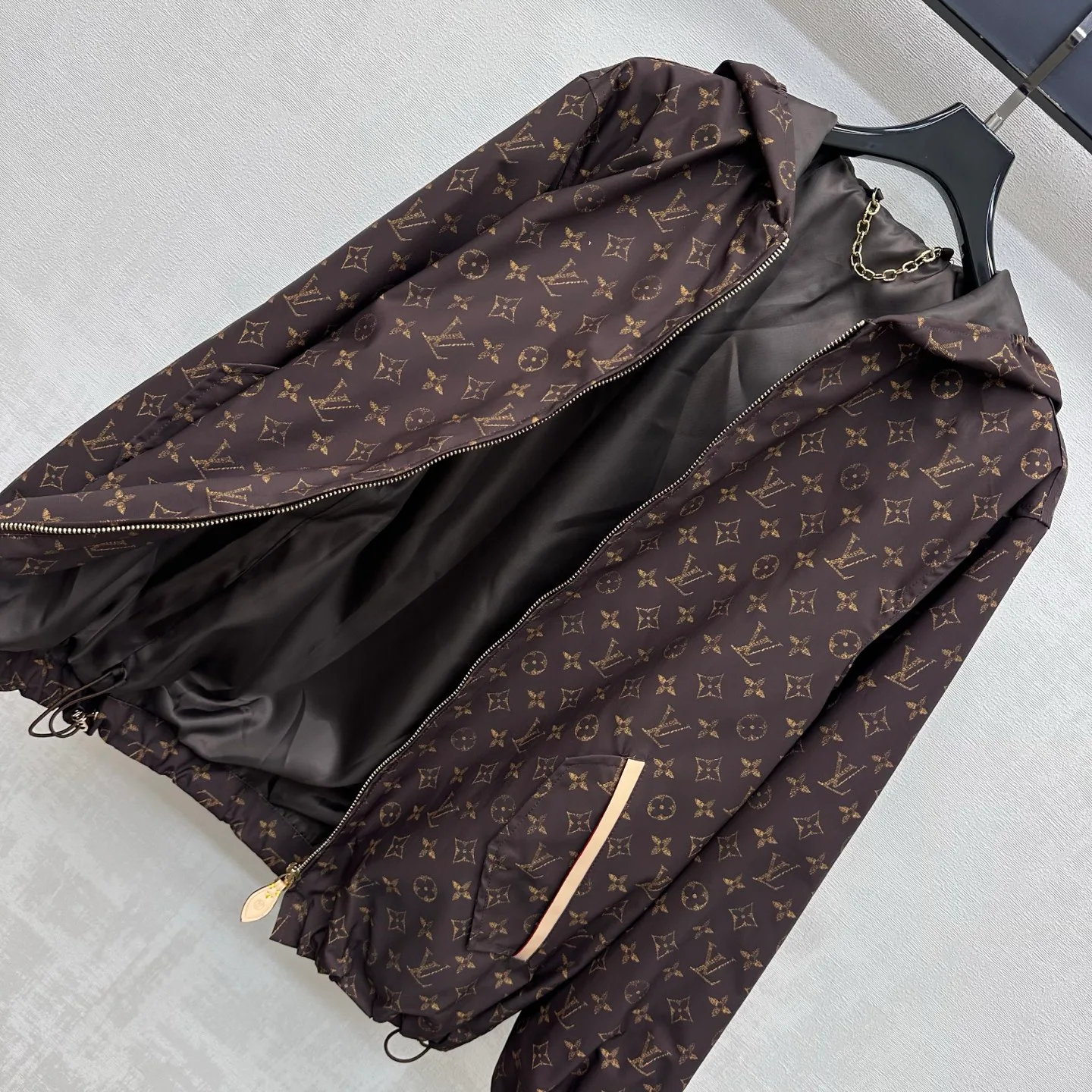 Куртки И Пуховики Женские Louis Vuitton 18328047