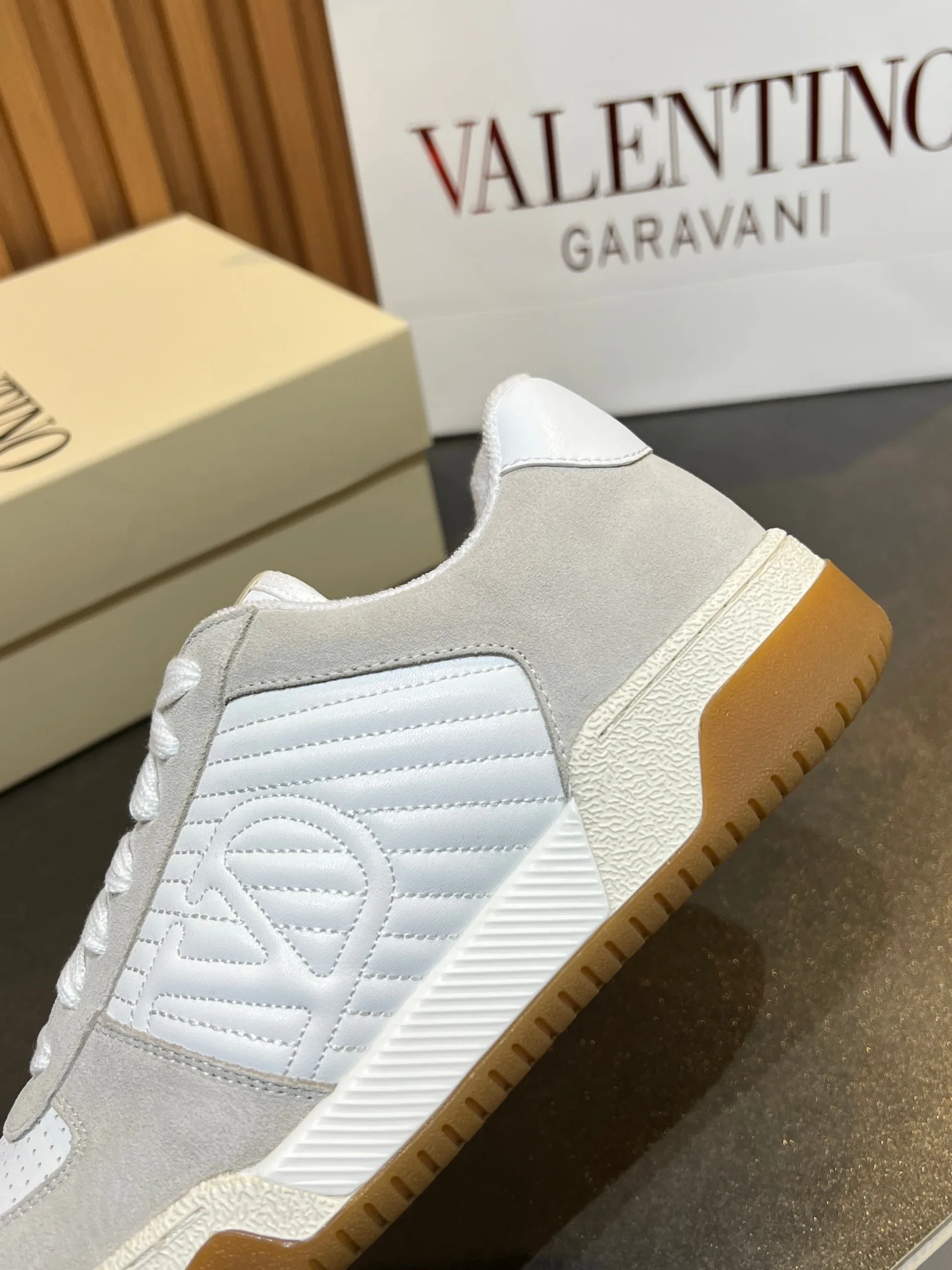 Кроссовки Женские Valentino 11679383