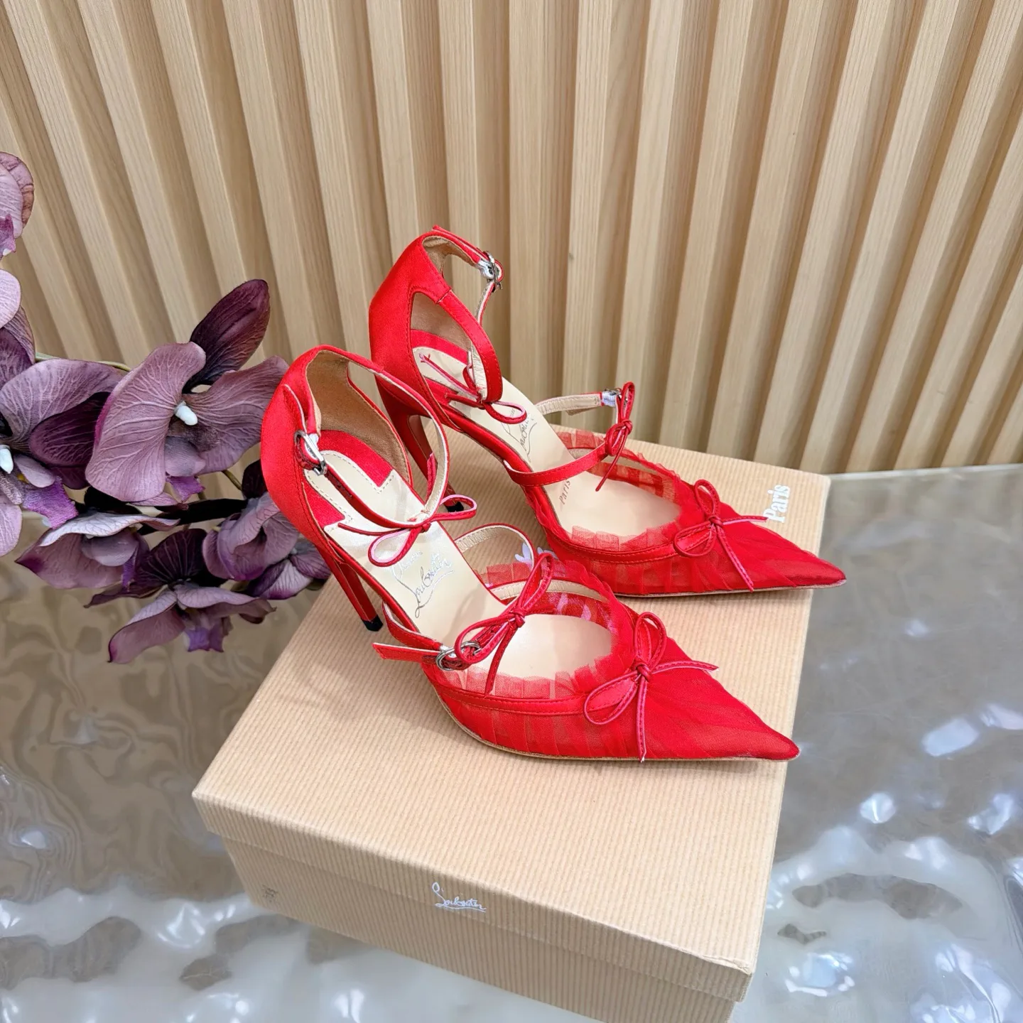 Босоножки Женские Christian Louboutin 11479935