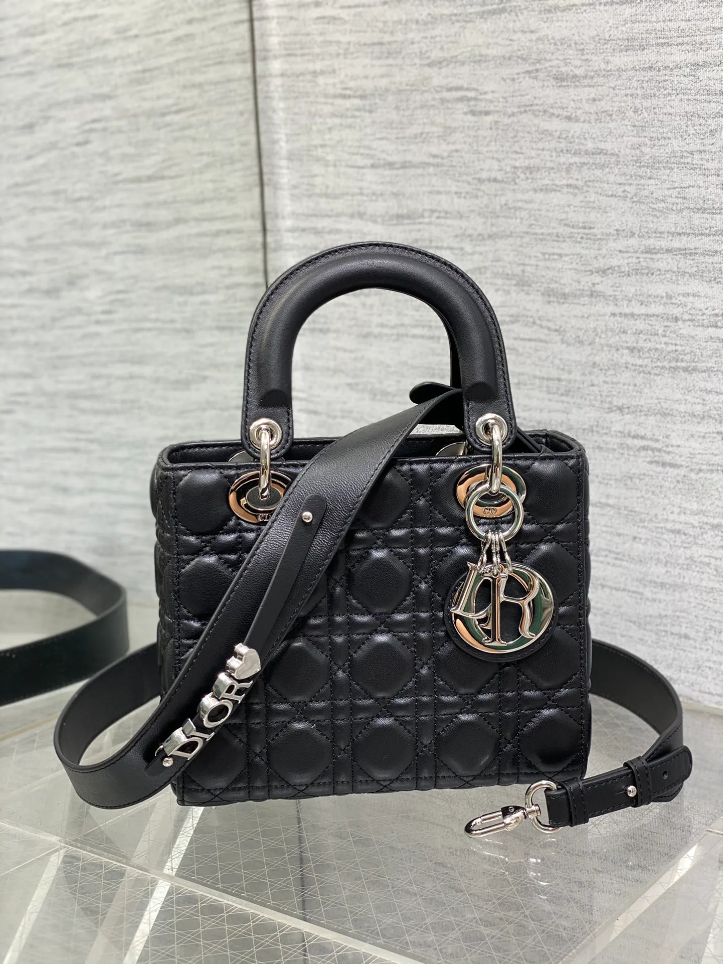 Классические Сумки Женские Christian Dior 12189472