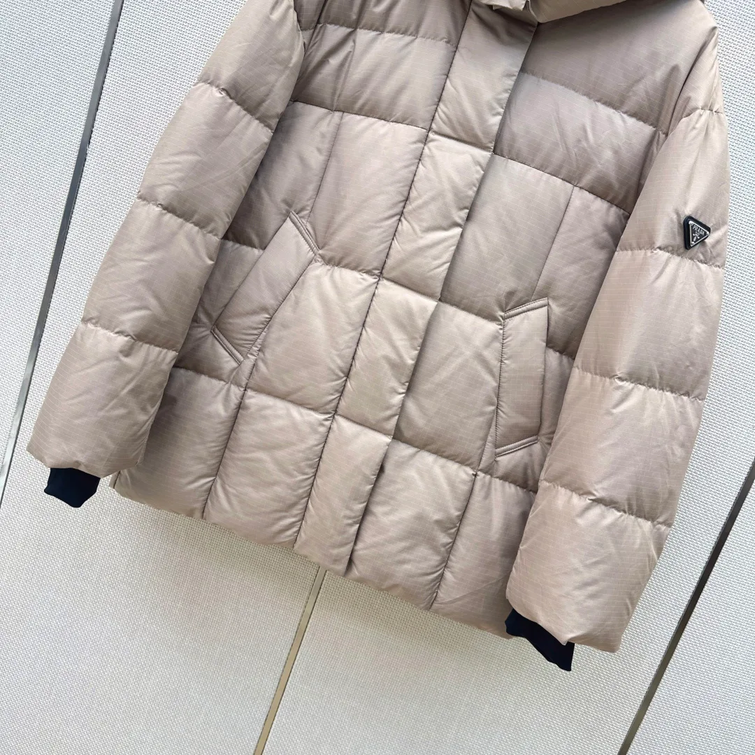 Куртки И Пуховики Женские Prada 18094553