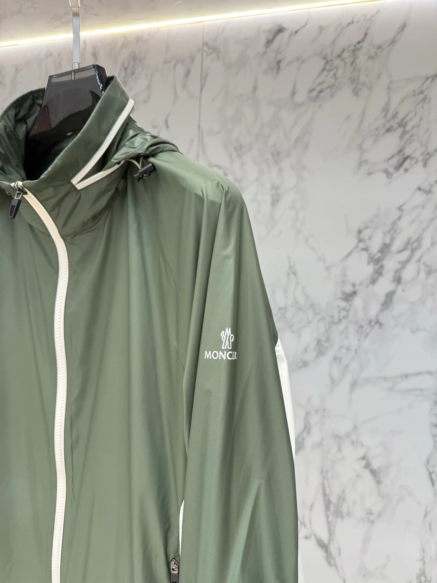 Куртки И Пуховики Мужские Moncler 11512959