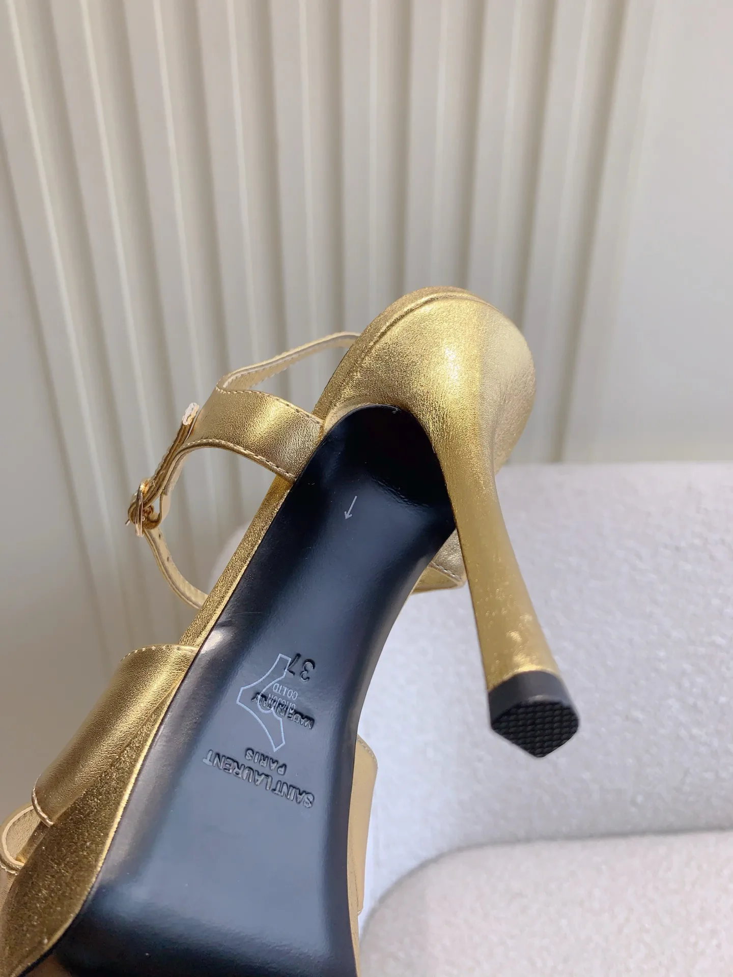 Босоножки Женские Saint Laurent 1830315