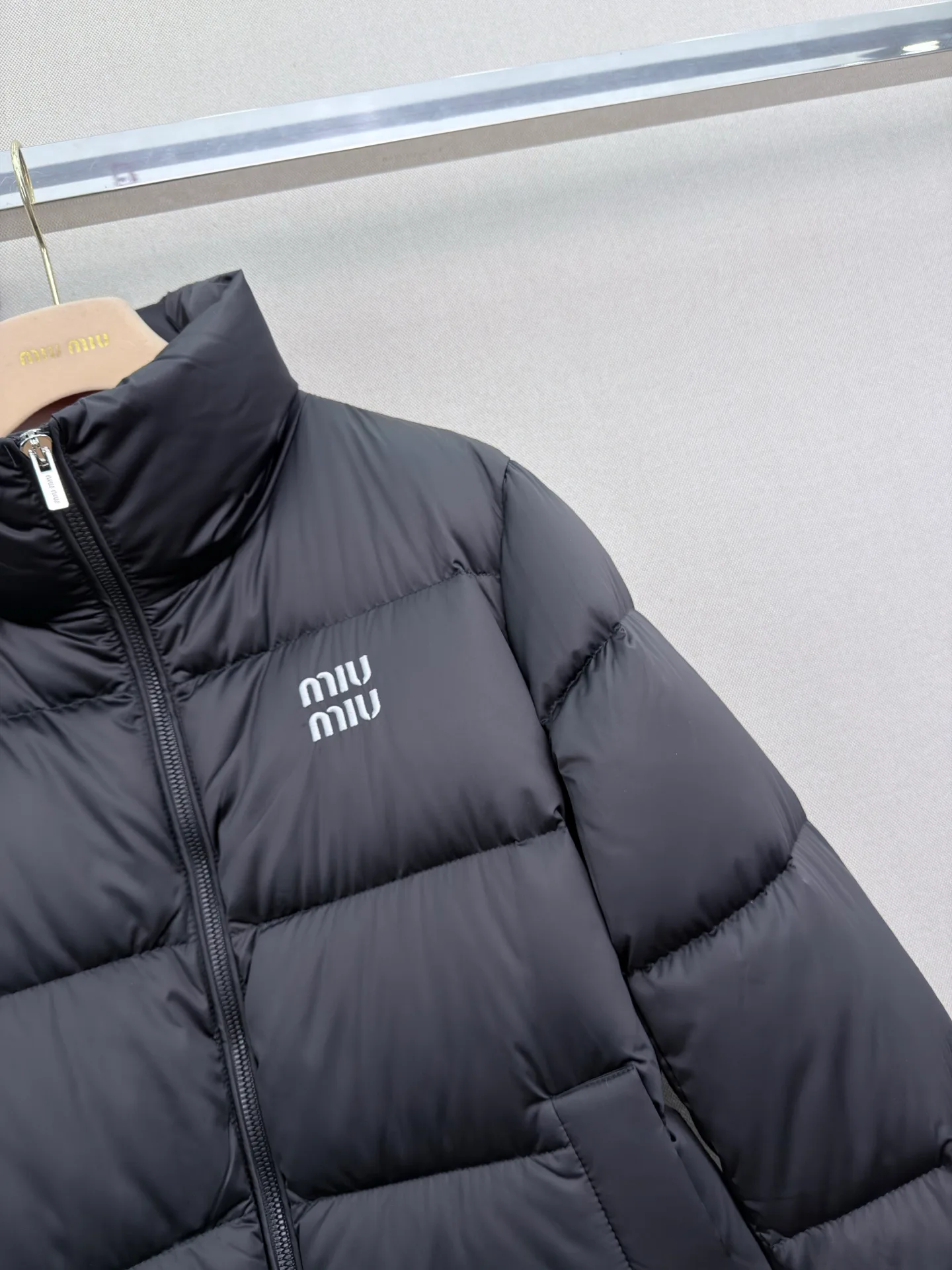 Куртки И Пуховики Женские Miu Miu 19555744