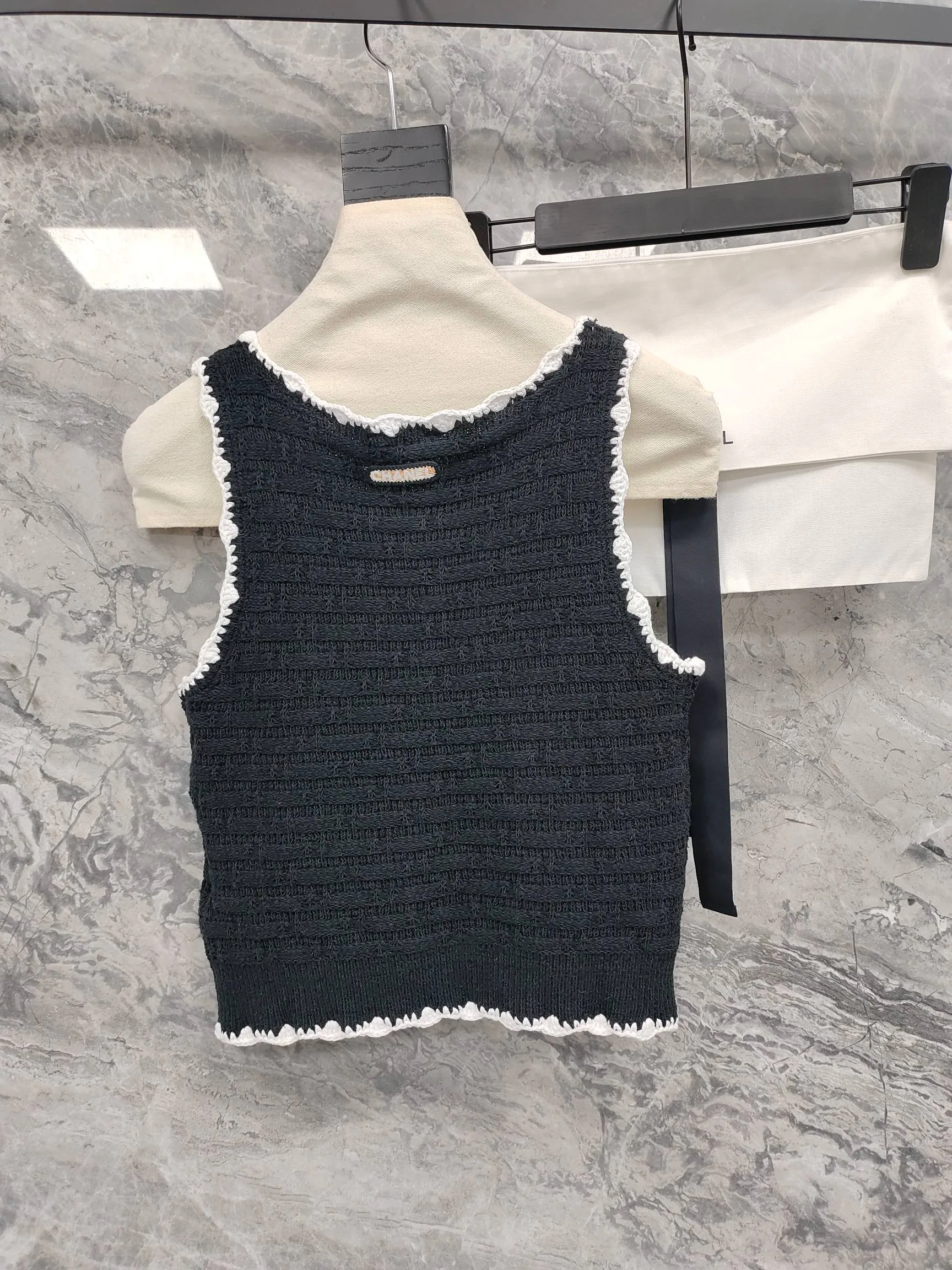 Жилеты Женские Chanel 10035989