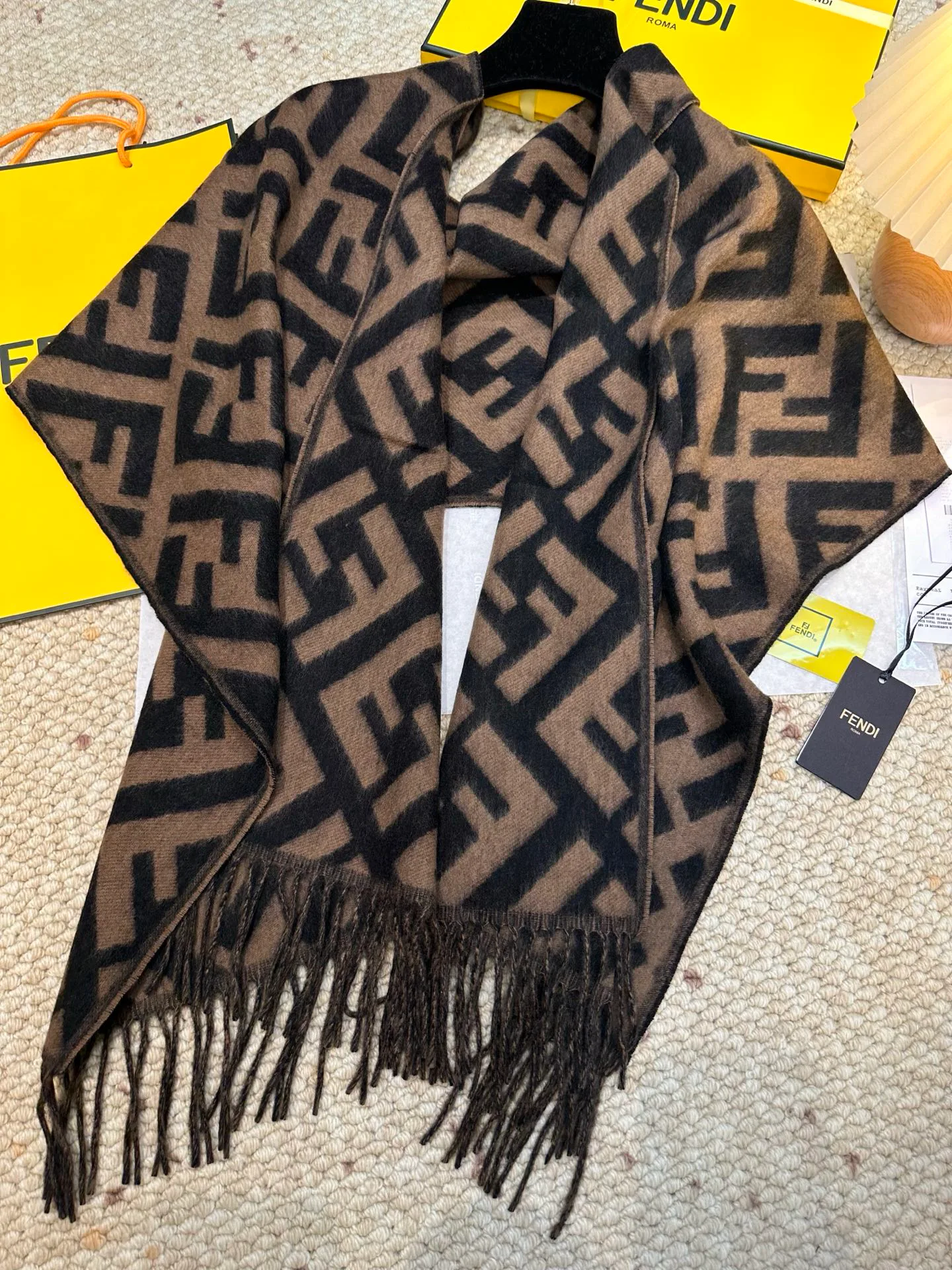 Шарфы Fendi 18105455