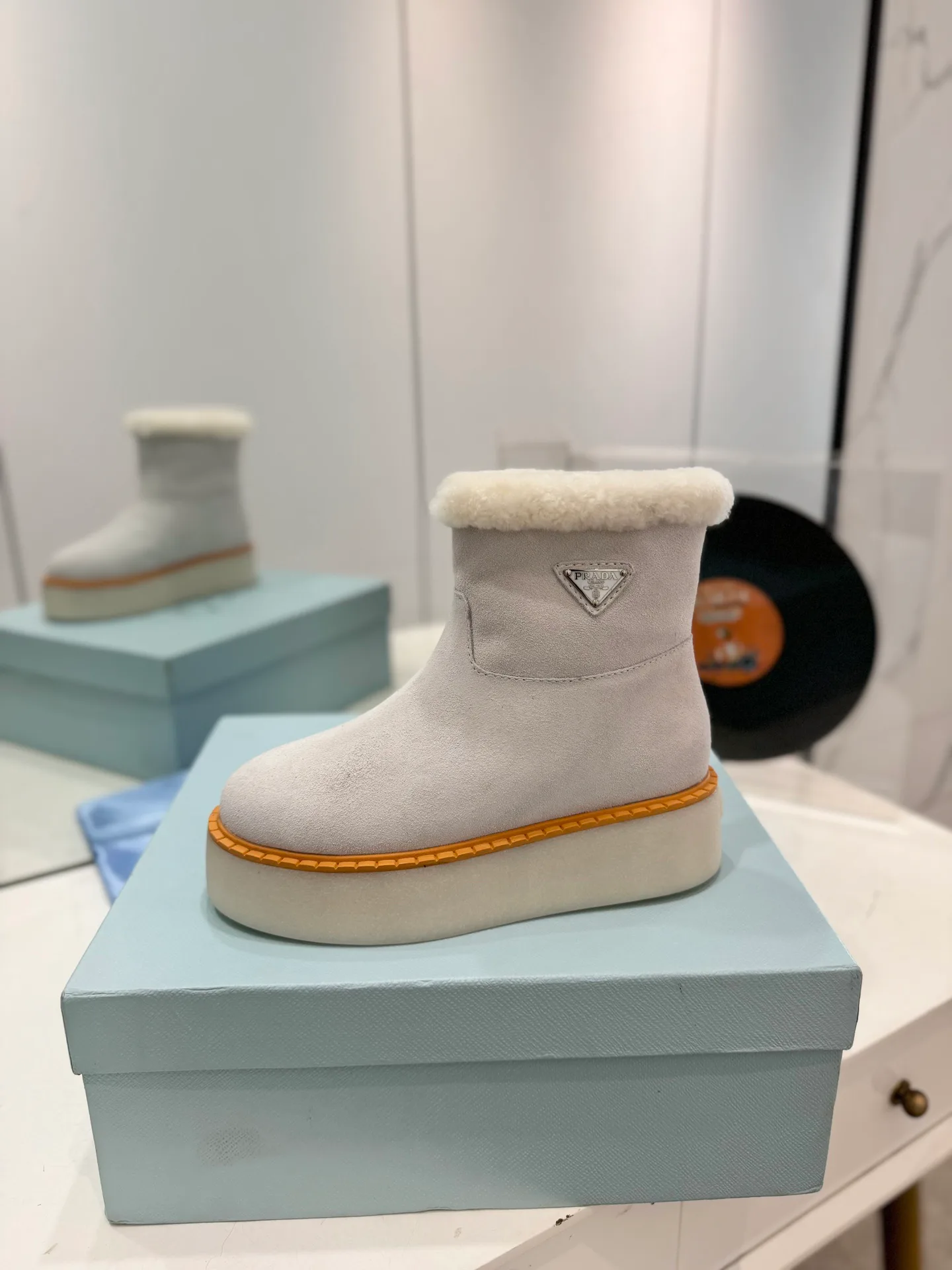 Угги Женские Prada 19047329