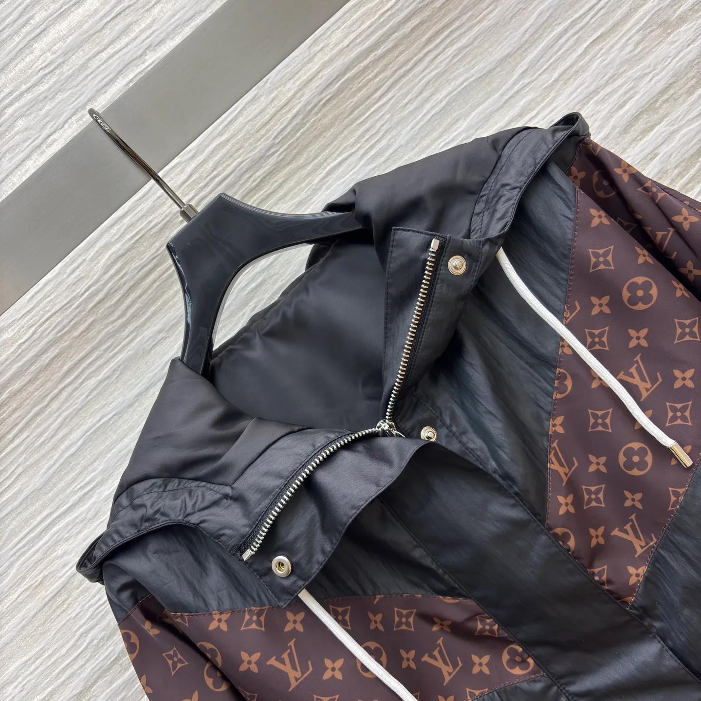 Куртки И Пуховики Женские Louis Vuitton 1463381