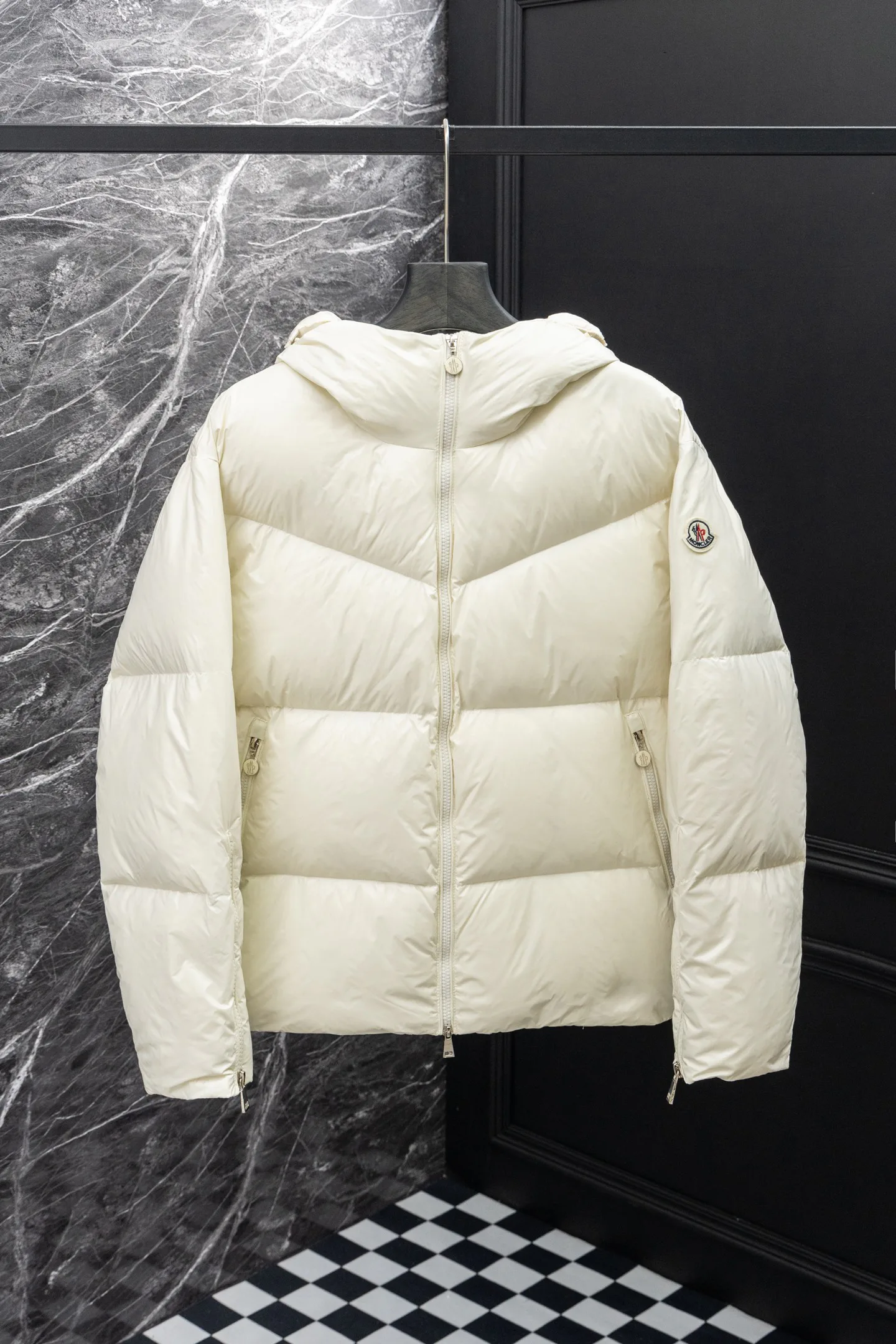 Куртки И Пуховики Женские Moncler 18507208