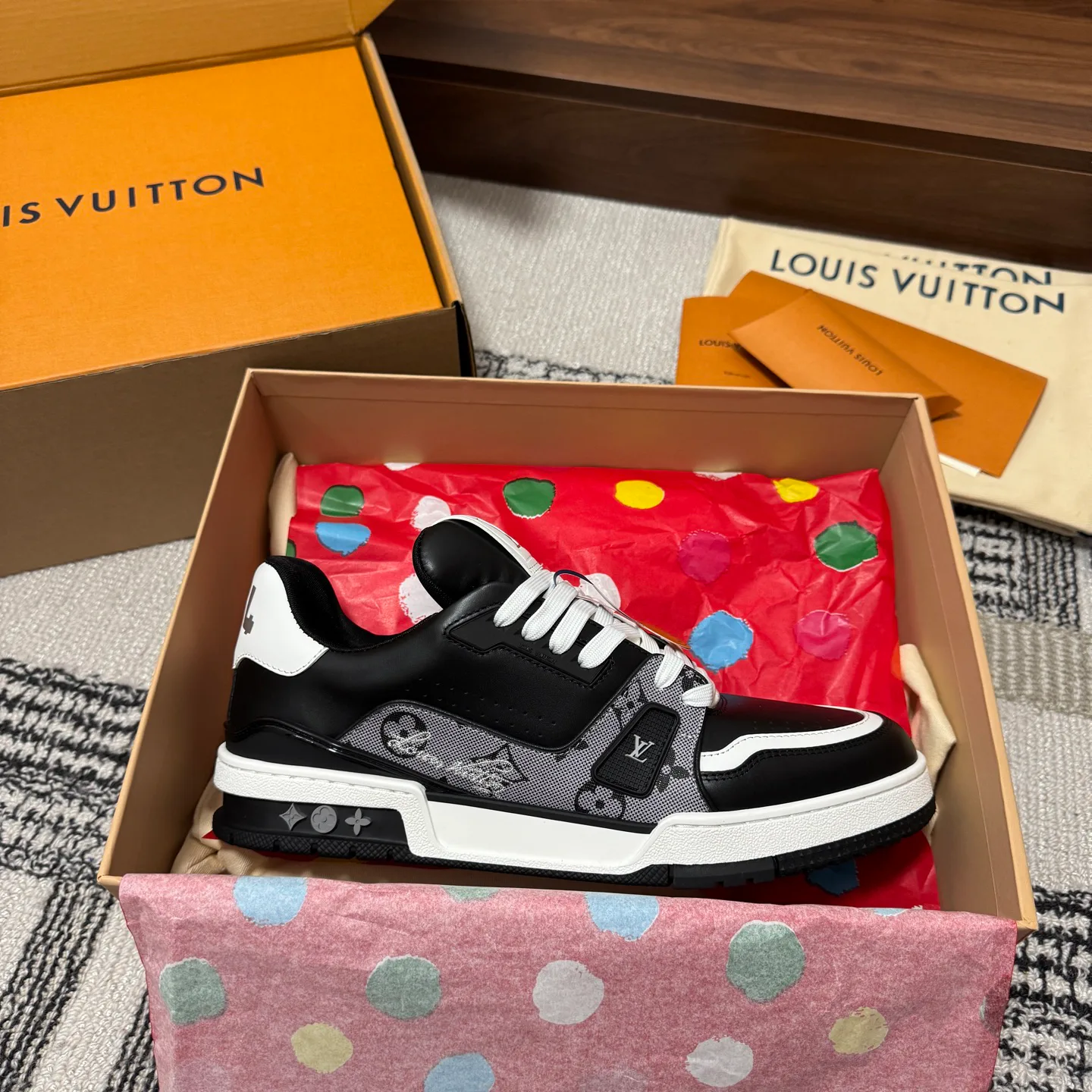 Кроссовки Женские Louis Vuitton 1546844