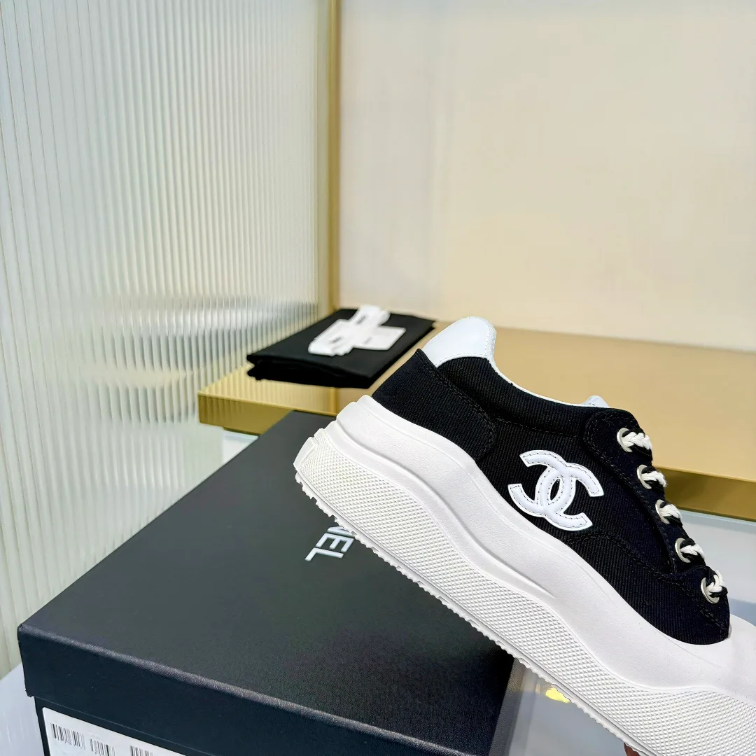 Кроссовки Женские Chanel 11396575