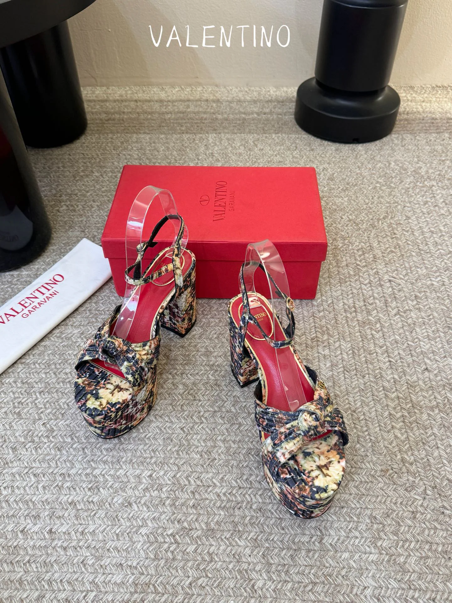 Босоножки Женские Valentino 17396960