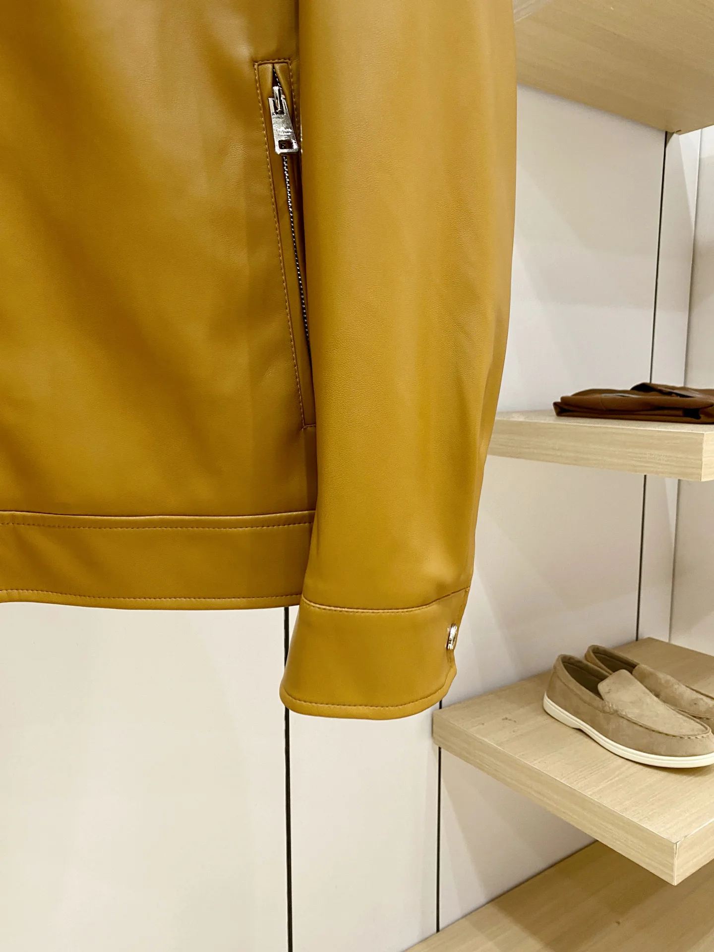 Кожаные Куртки И Дублёнки Мужские Prada 18315651