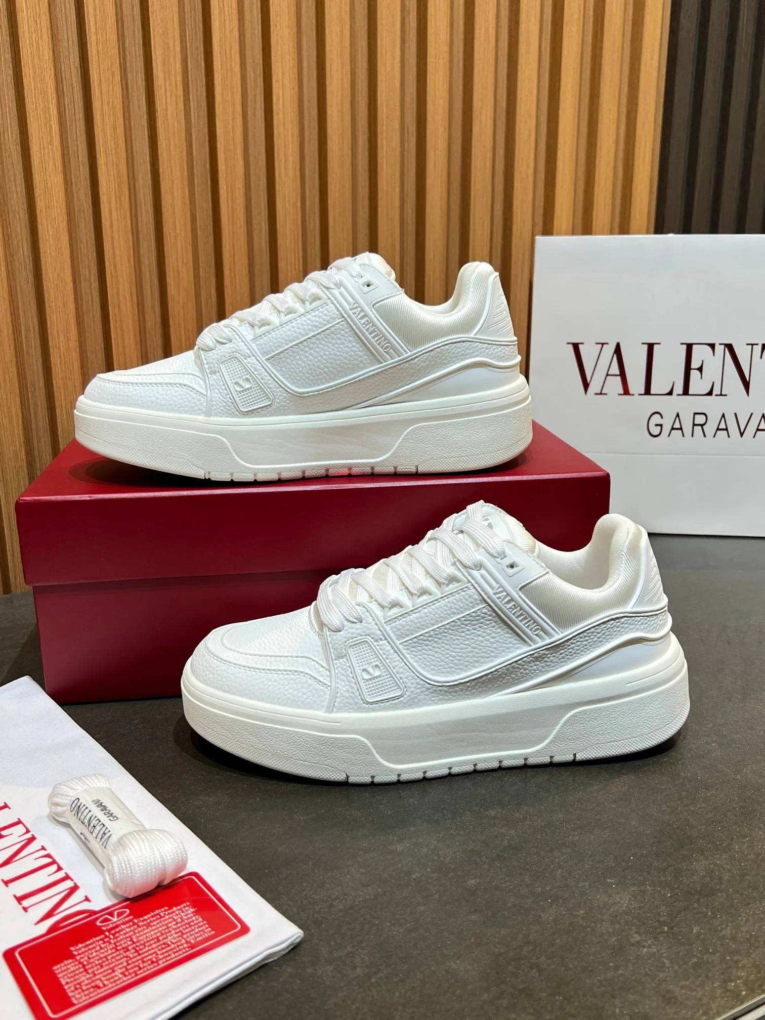 Кроссовки Женские Valentino 11575960