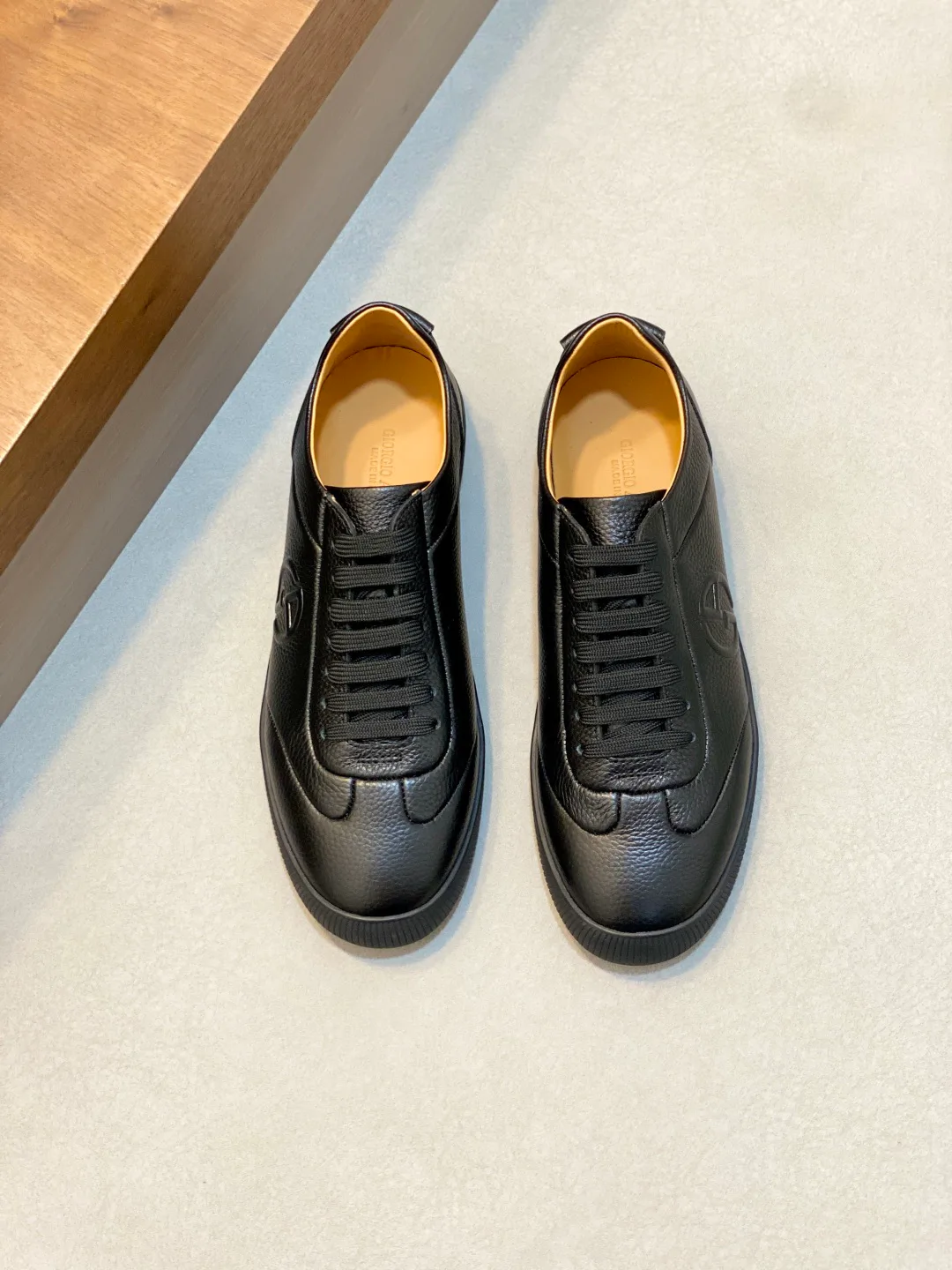 Кроссовки Мужские Armani 18586415