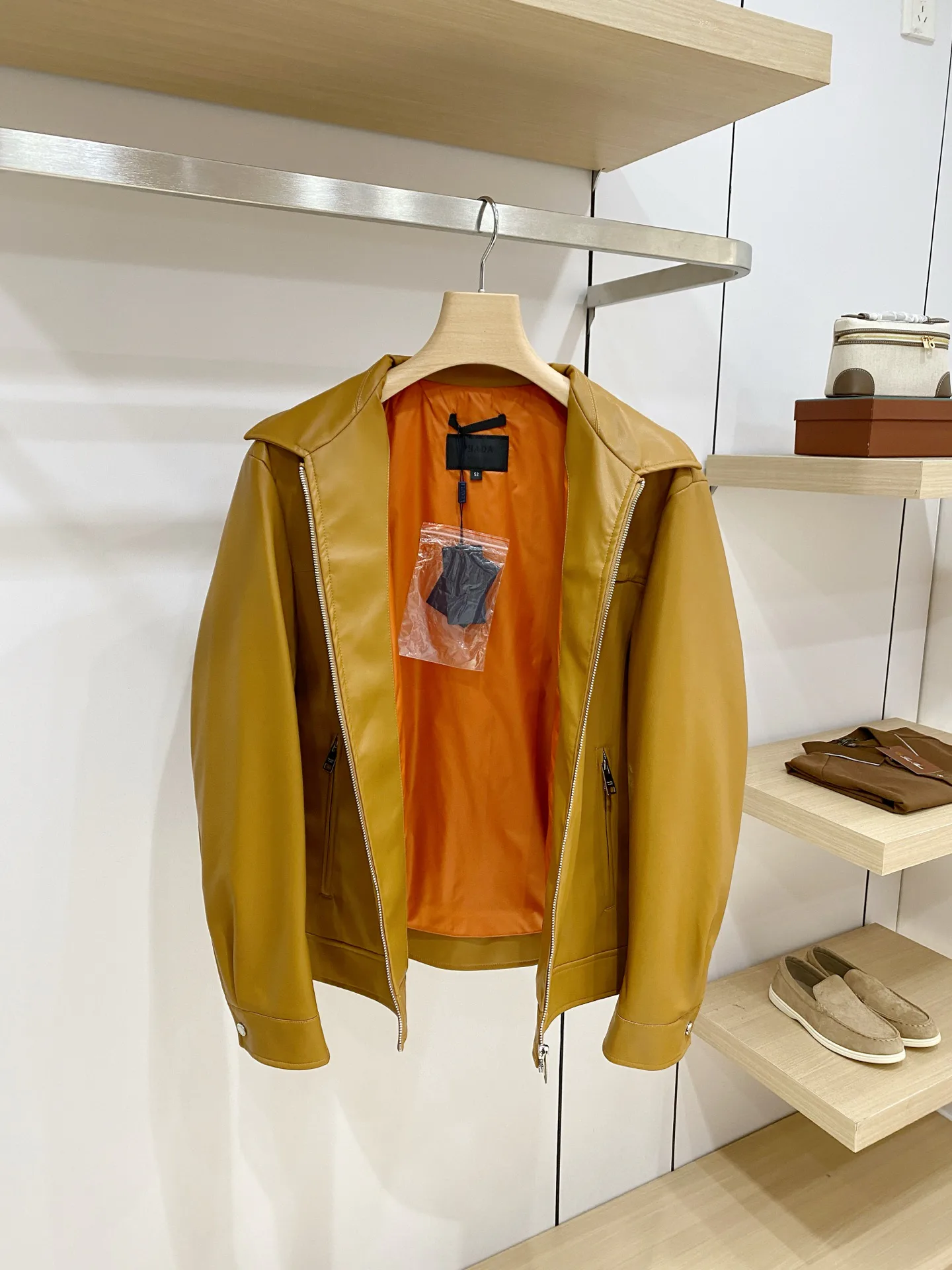 Кожаные Куртки И Дублёнки Мужские Prada 18315651