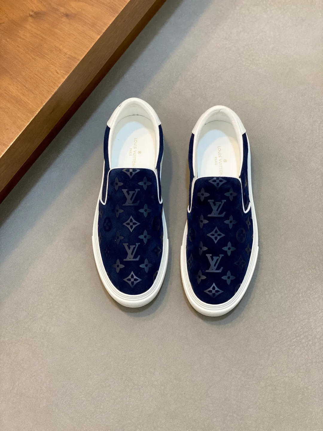 Кроссовки Мужские Louis Vuitton 17934202