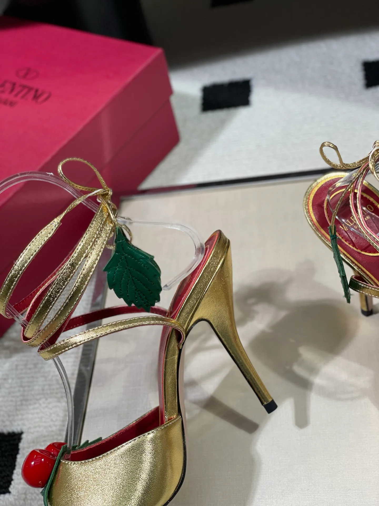 Босоножки Женские Valentino 13189673