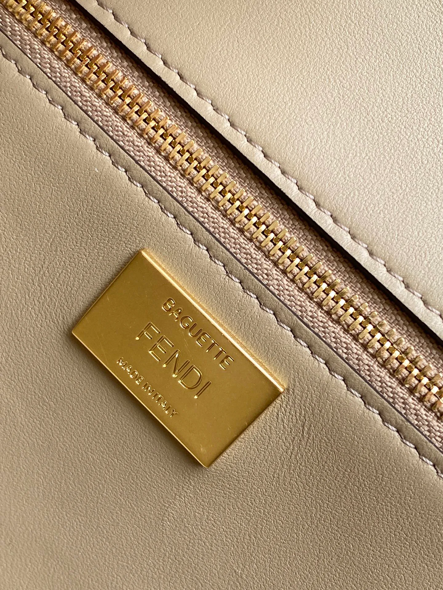 Классические Сумки Женские Fendi 13234577