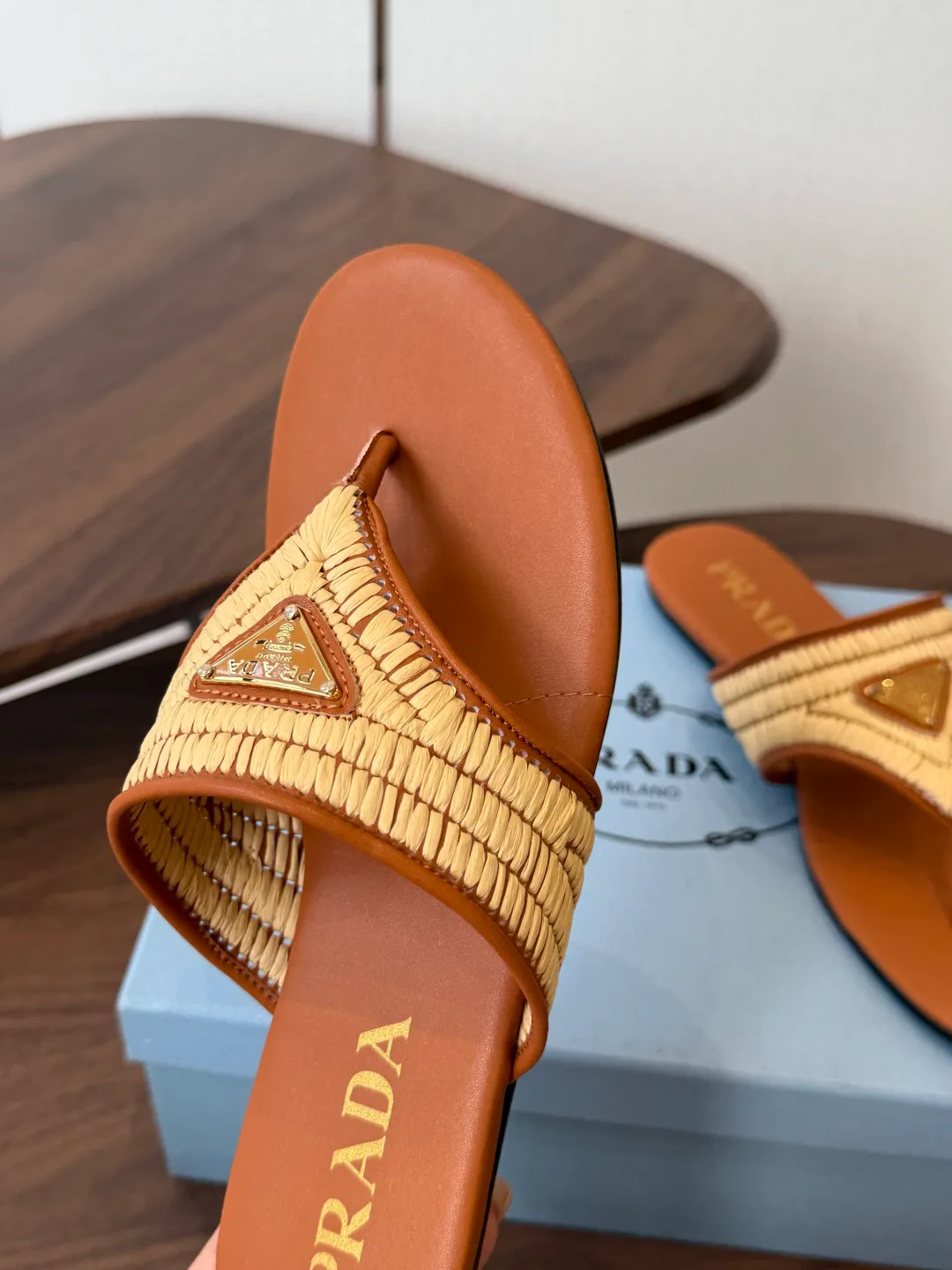 Шлепанцы Женские Prada 16830458
