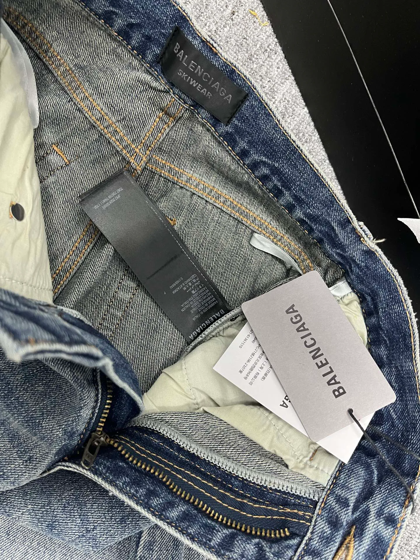 Джинсы Женские Balenciaga 9842752