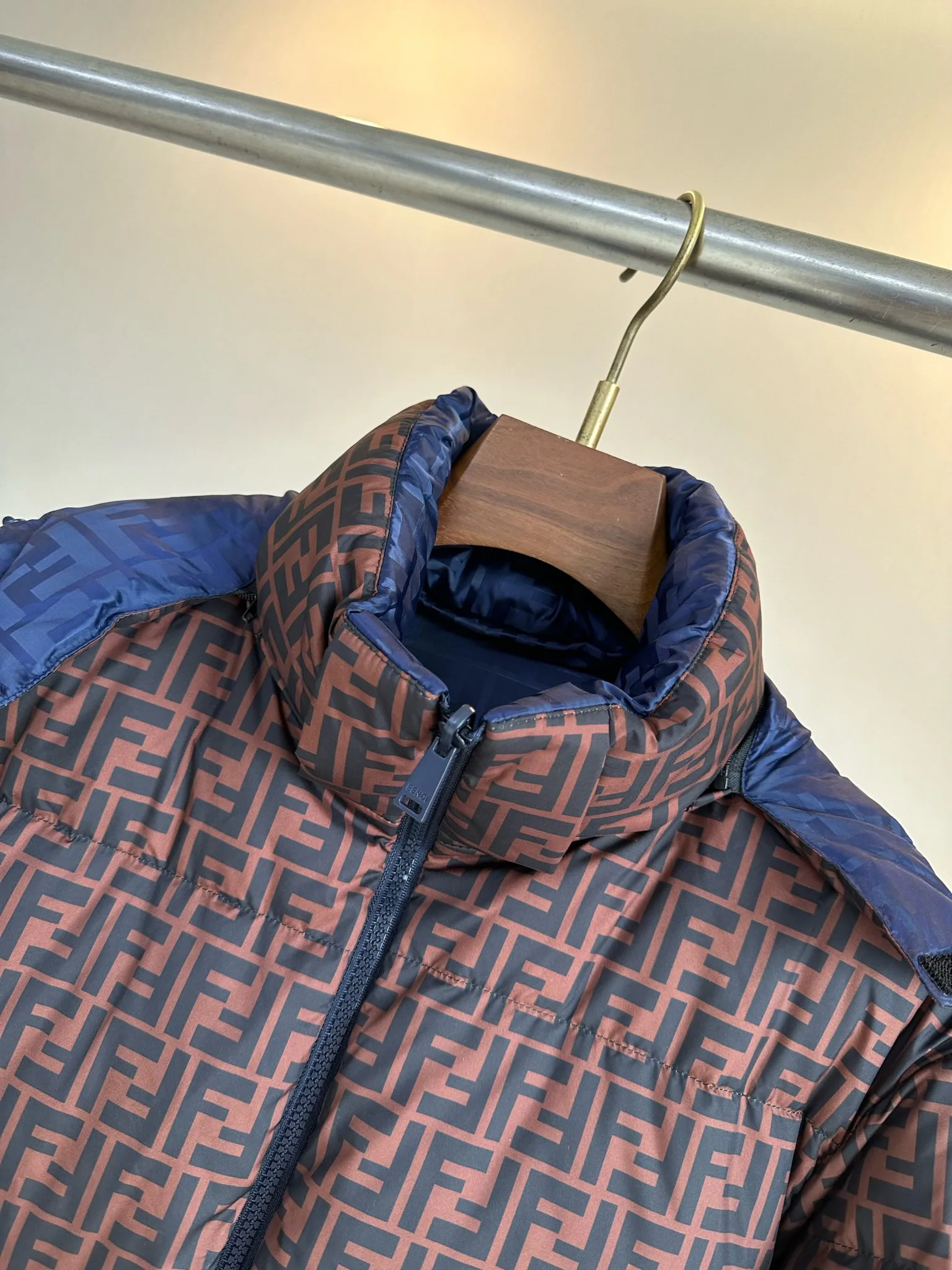 Куртки И Пуховики Мужские Fendi 607837