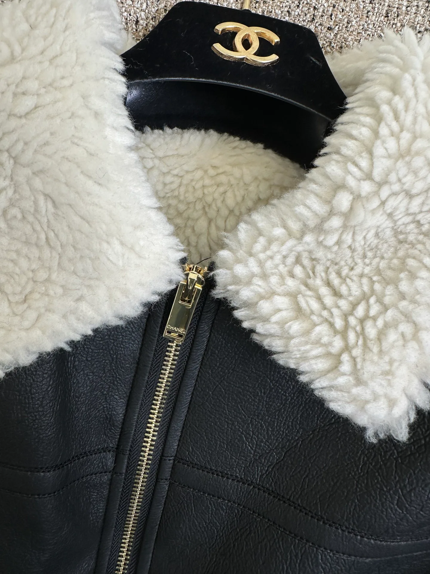 Кожаные Куртки И Дублёнки Женские Chanel 18138555