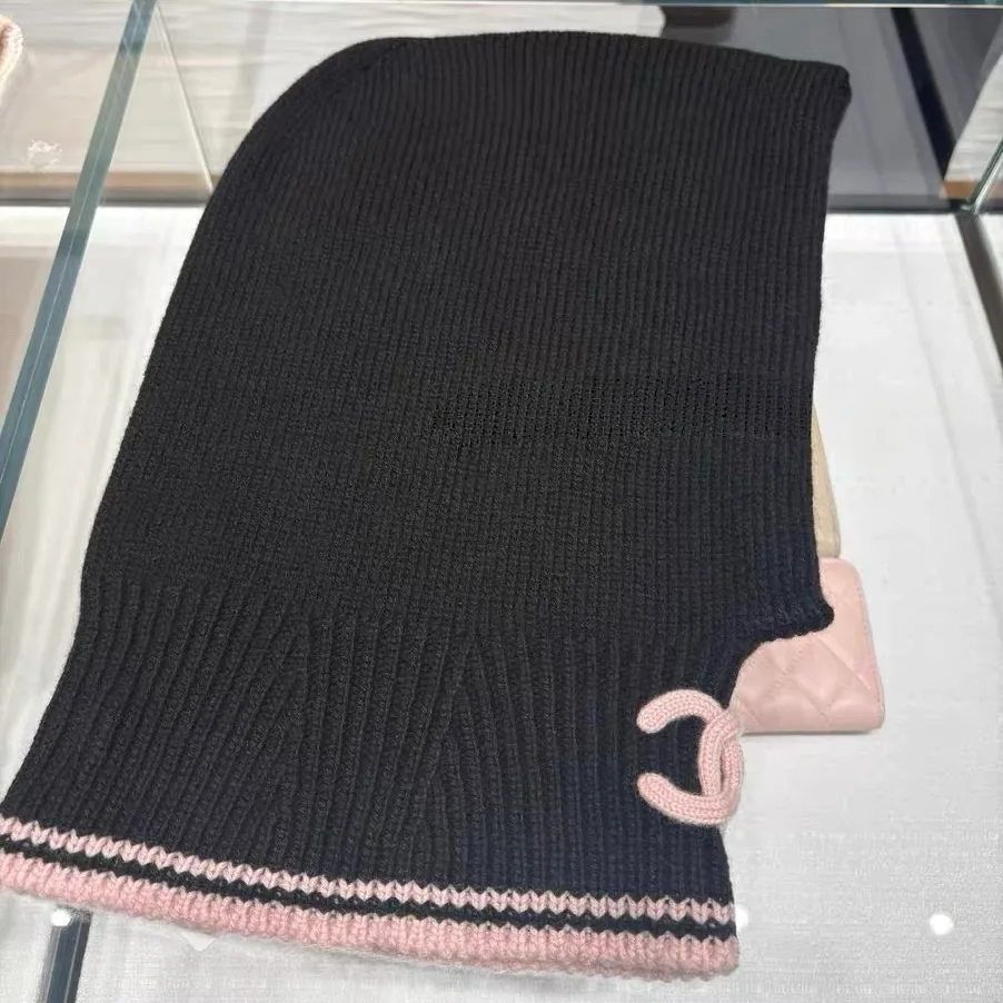 Головные Уборы Chanel 18347846