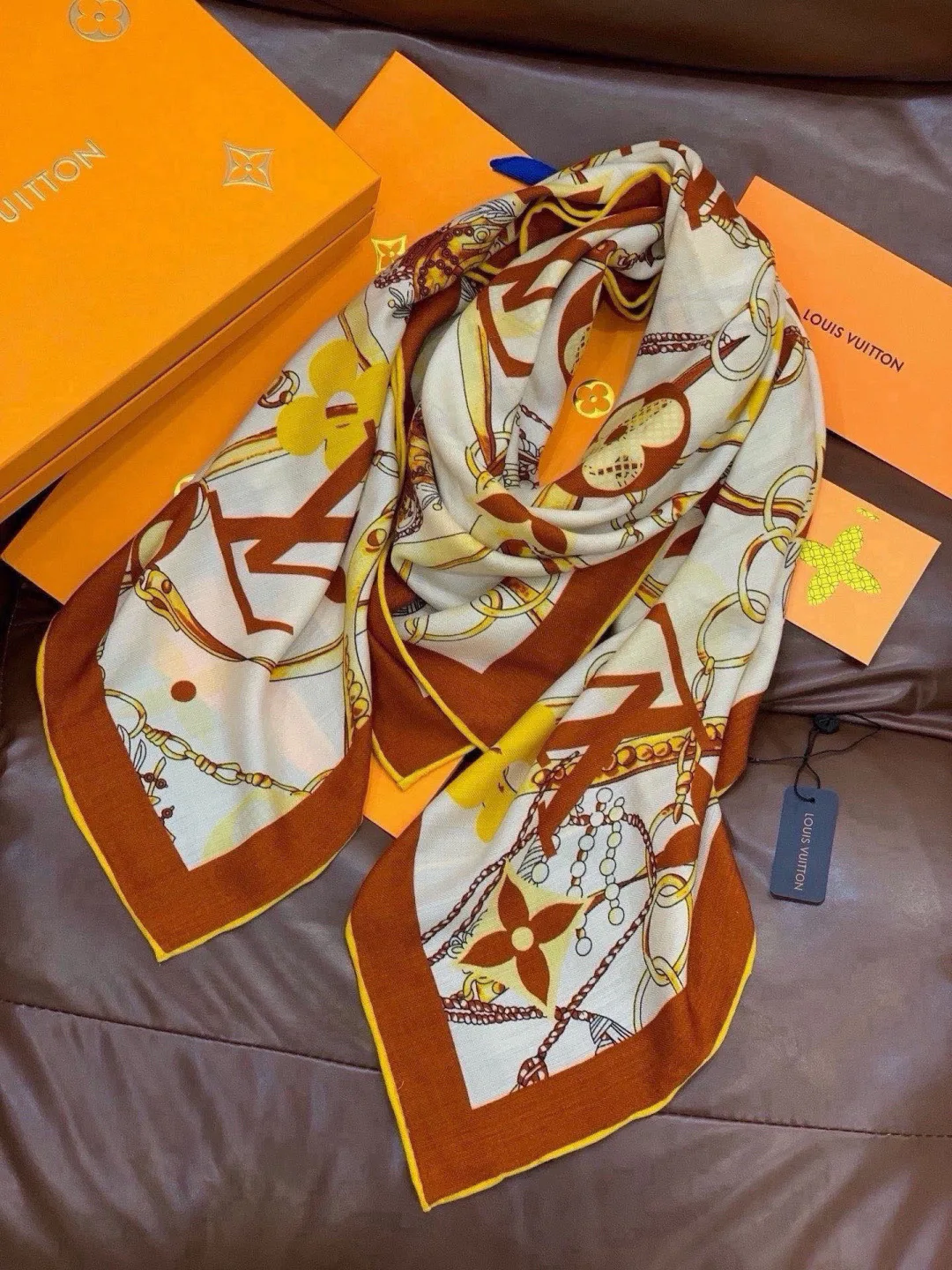 Платки Louis Vuitton 18675681