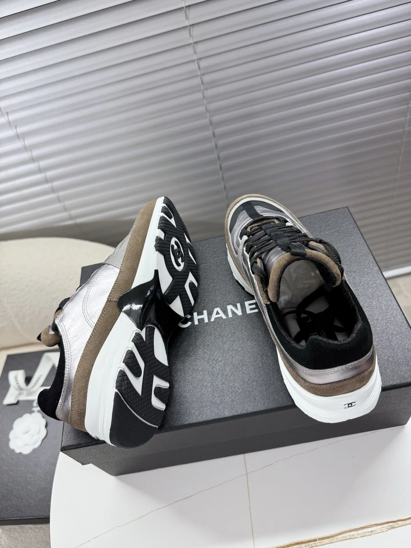 Кроссовки Женские Chanel 18792746