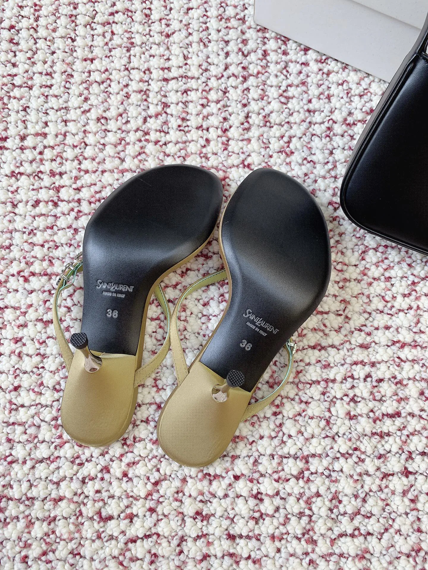 Босоножки Женские Saint Laurent 13080948