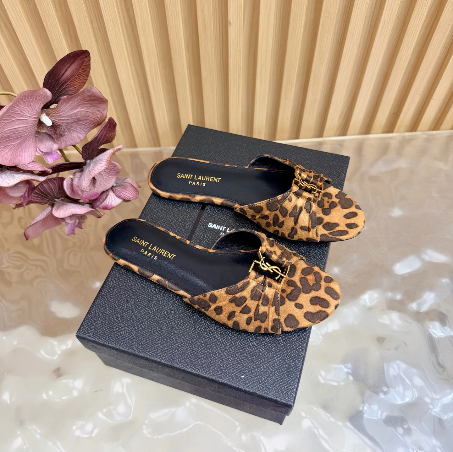 Шлепанцы Женские Saint Laurent 12859203