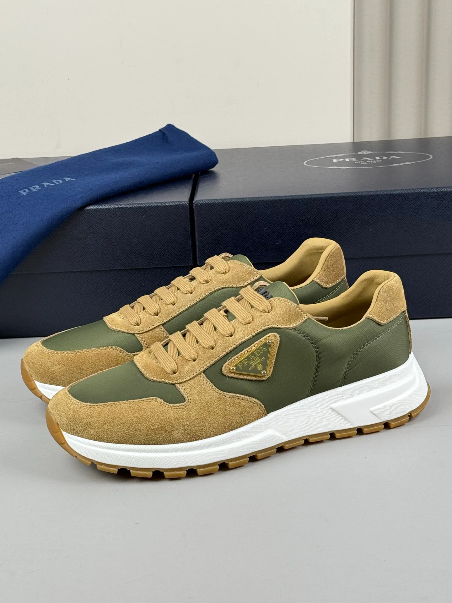 Кроссовки Мужские Prada 25179