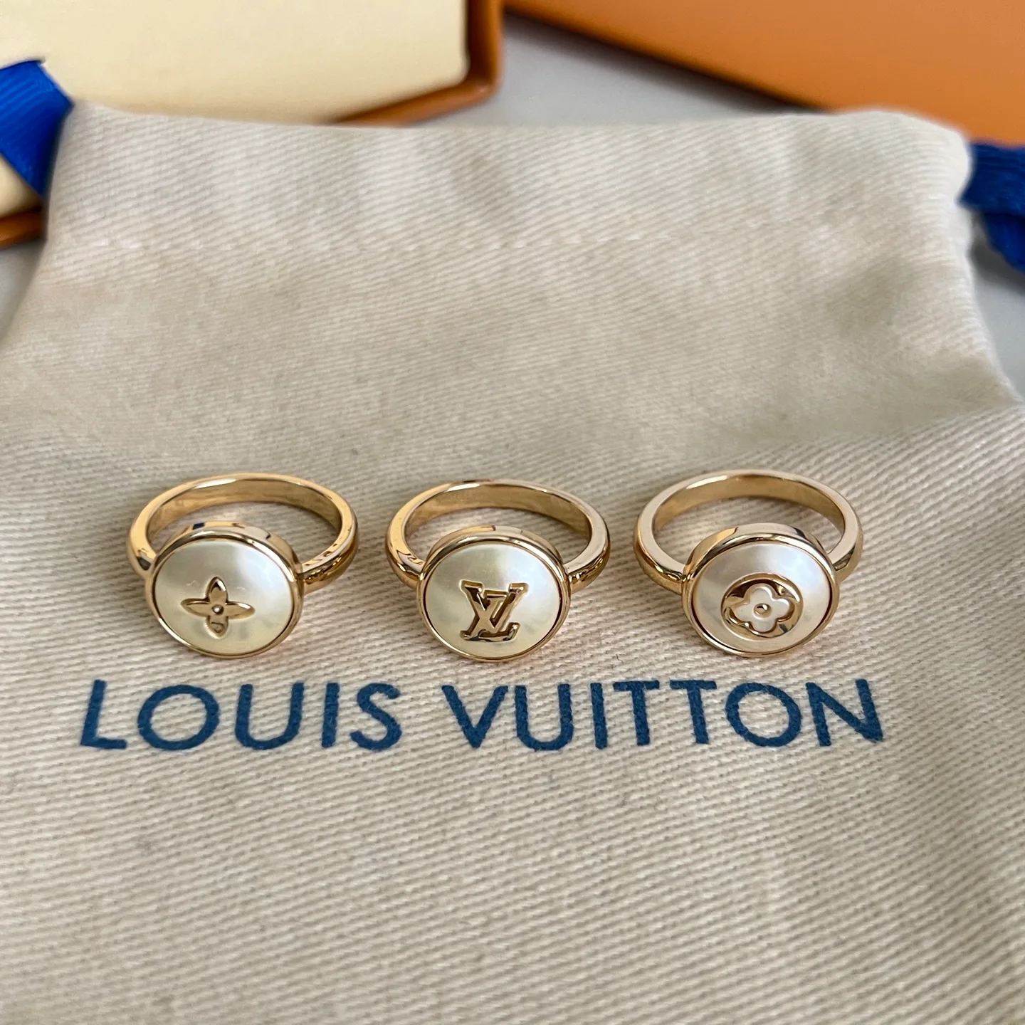 Бижутерия Louis Vuitton 17734046