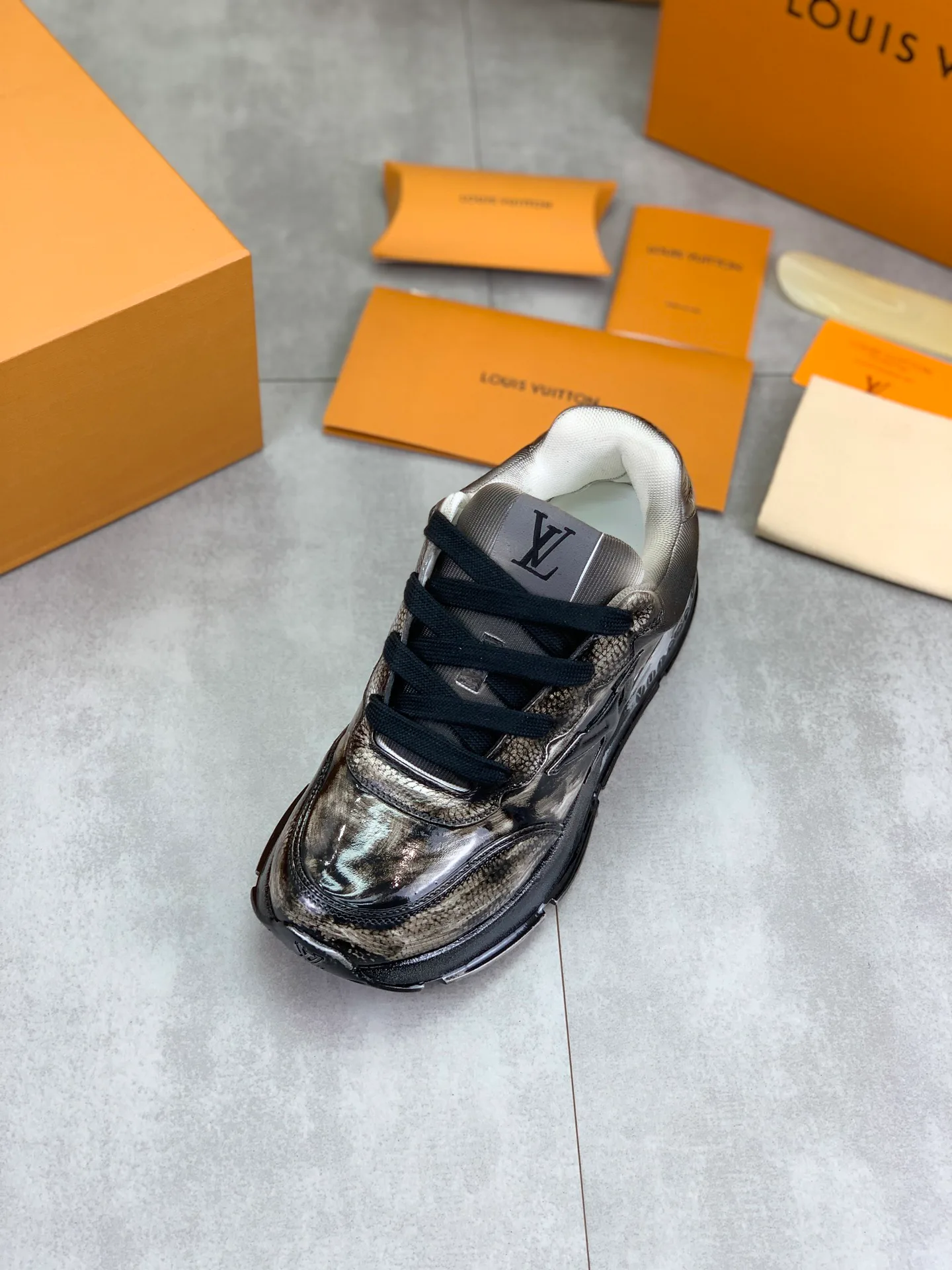 Кроссовки Женские Louis Vuitton 74004