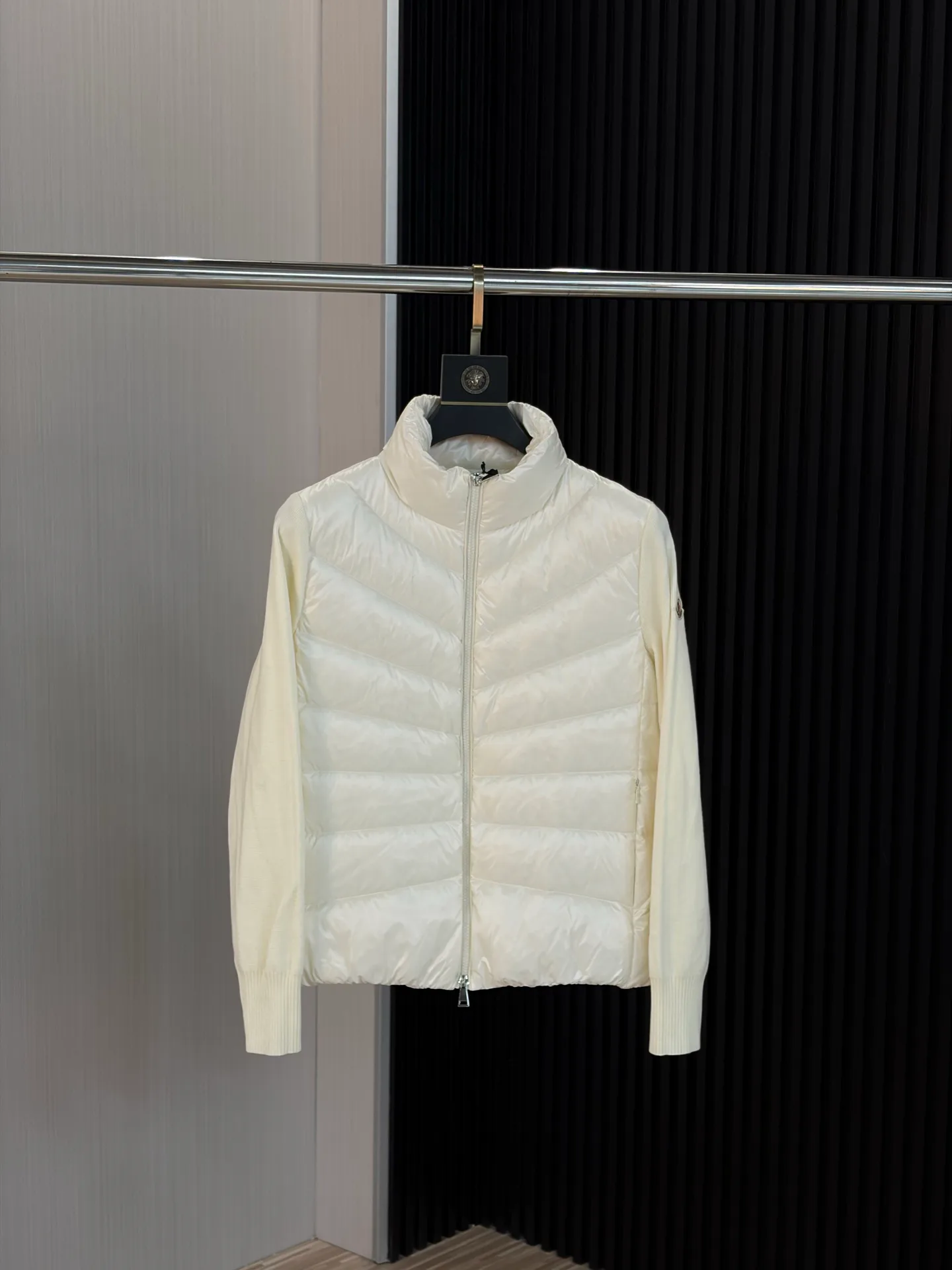 Куртки И Пуховики Женские Moncler 18529857