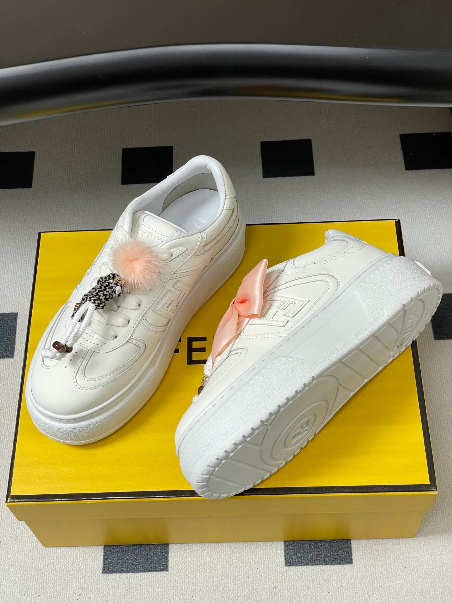 Кроссовки Женские Fendi 436199