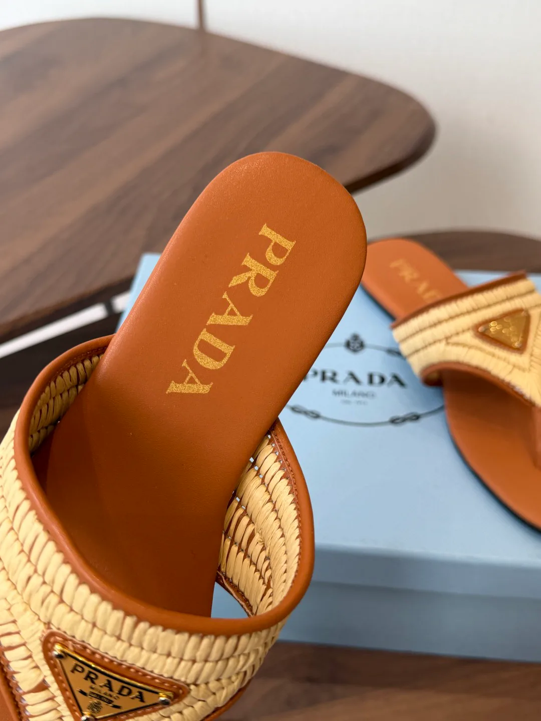 Шлепанцы Женские Prada 16830458