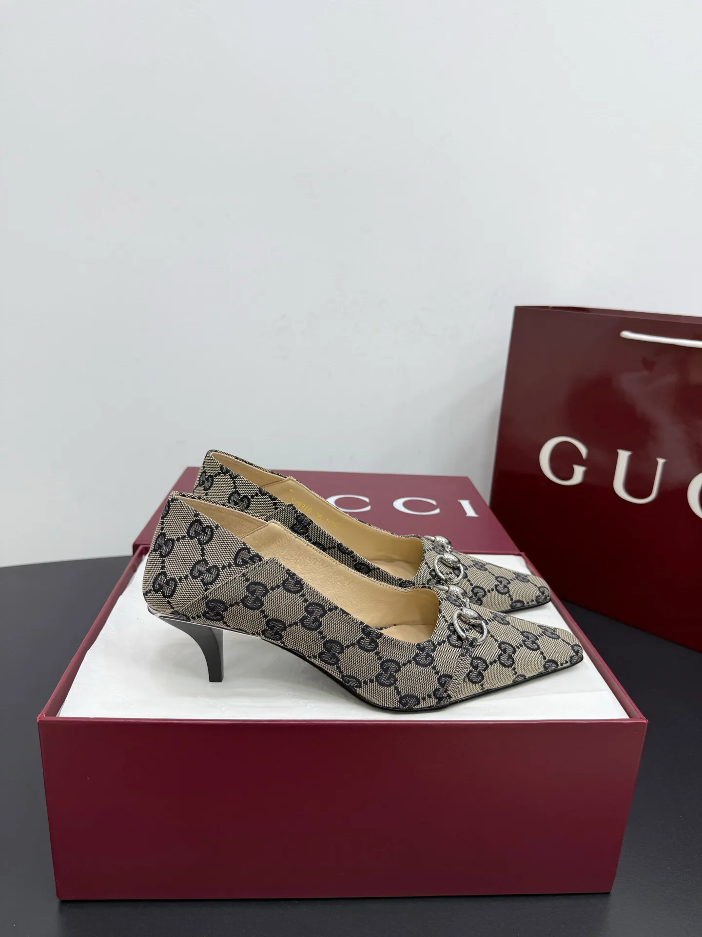 Туфли Женские Gucci 882800