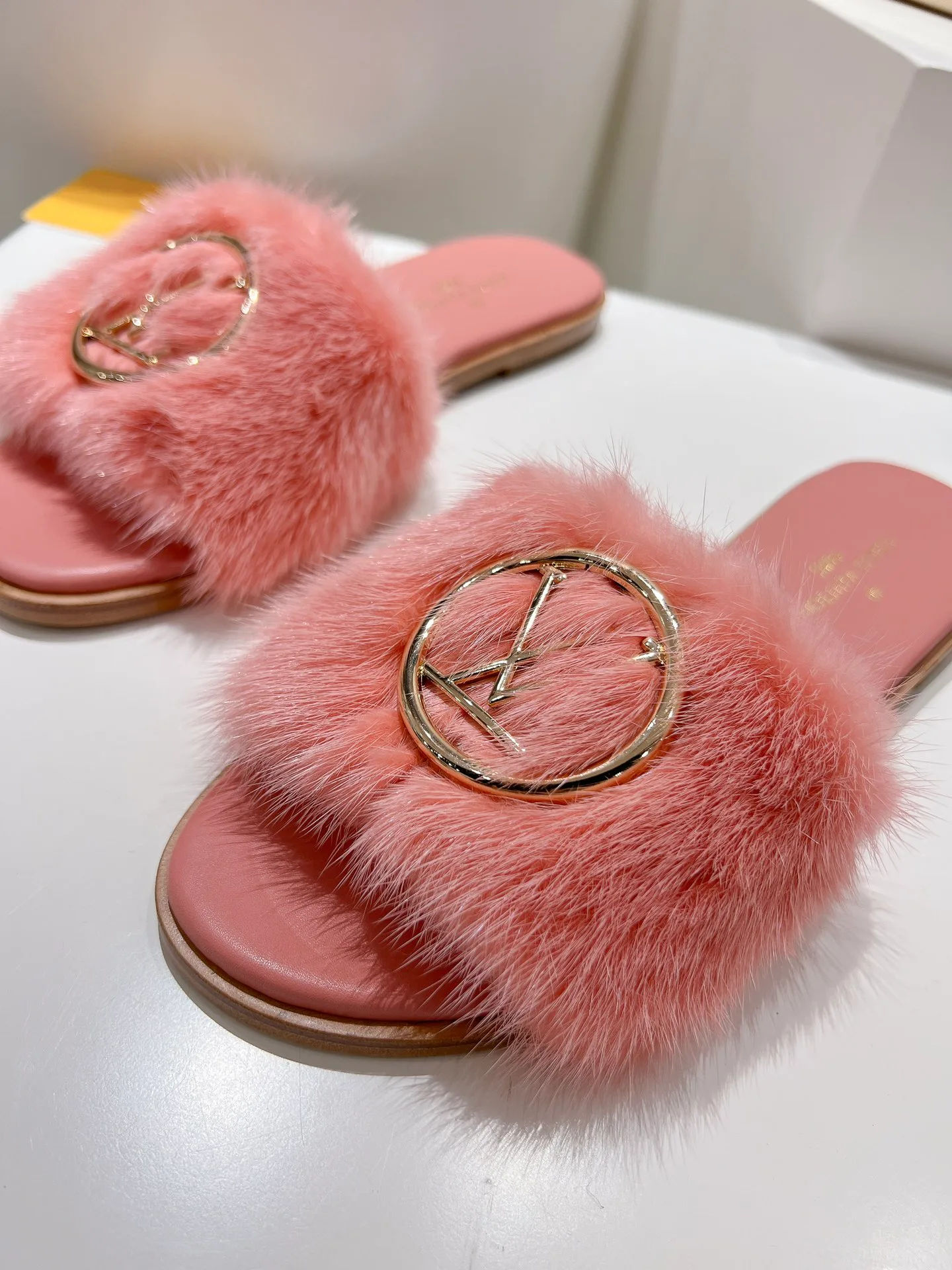 Шлепанцы Женские Louis Vuitton 11190743