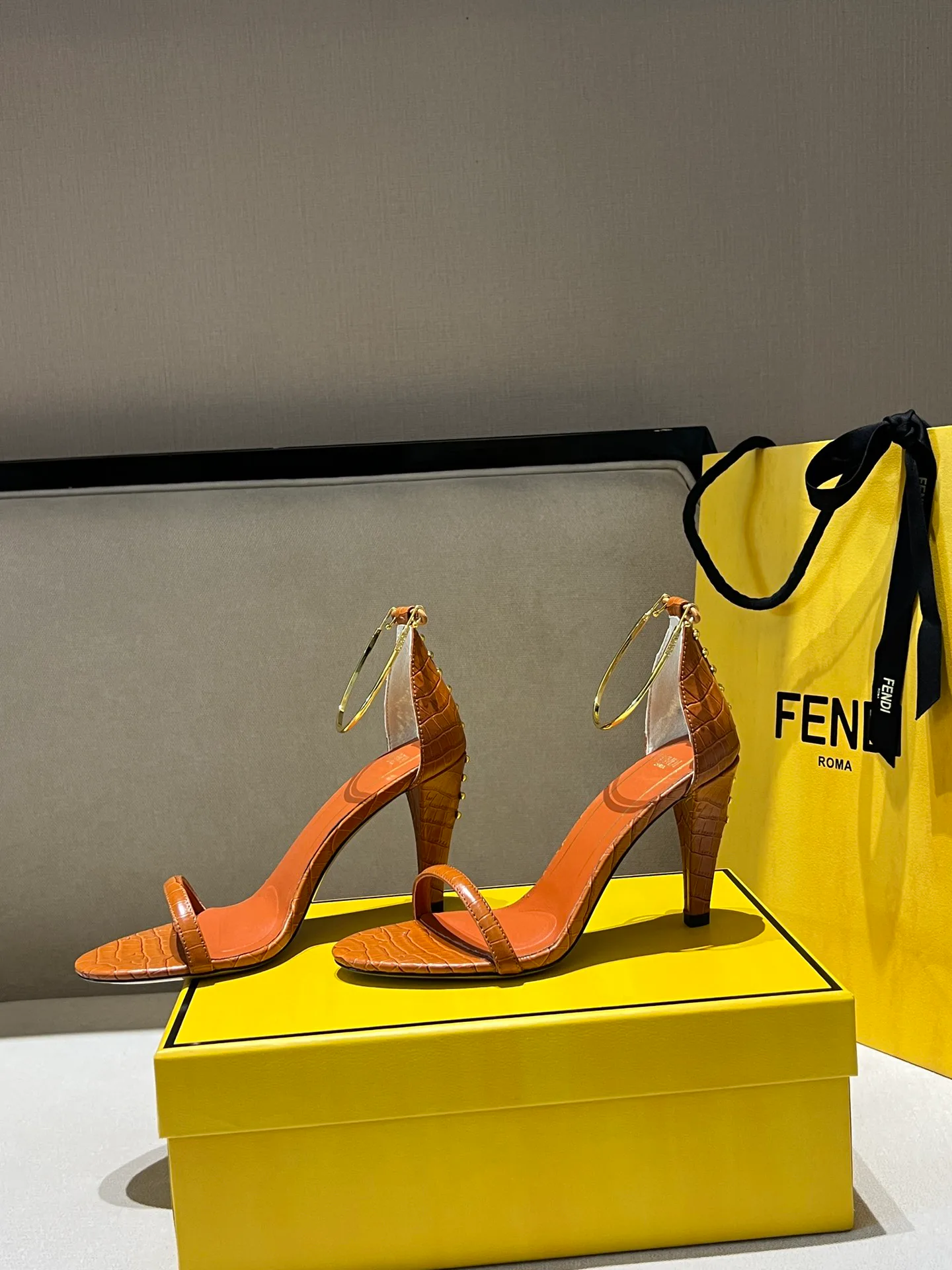 Босоножки Женские Fendi 20276