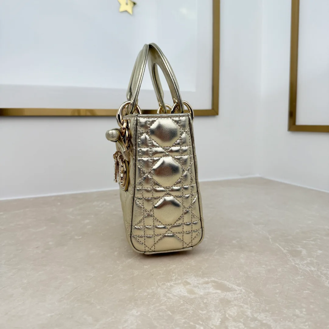 Классические Сумки Женские Christian Dior 18116225