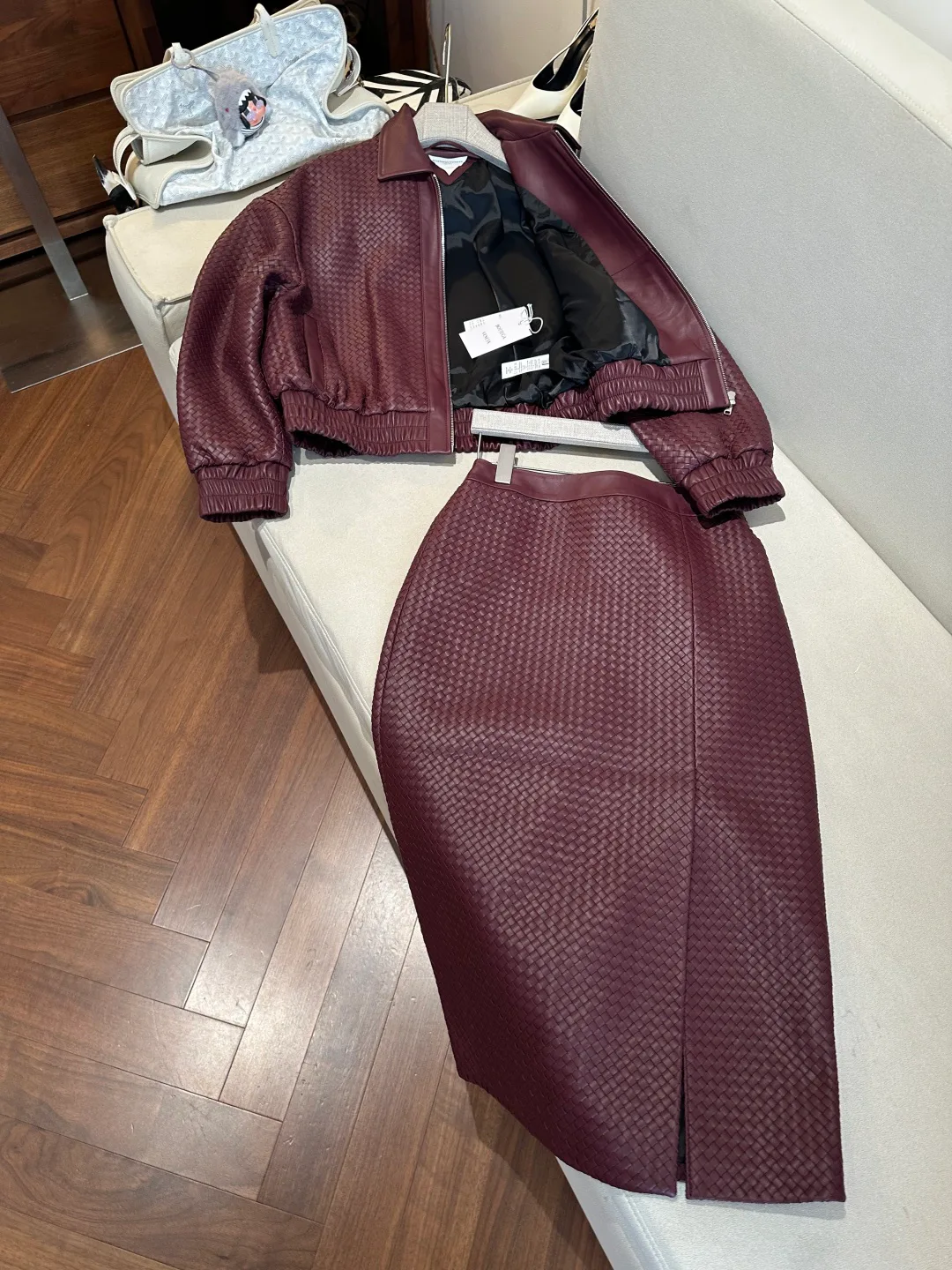 Кожаные Куртки И Дублёнки Женские Bottega Veneta 17766263