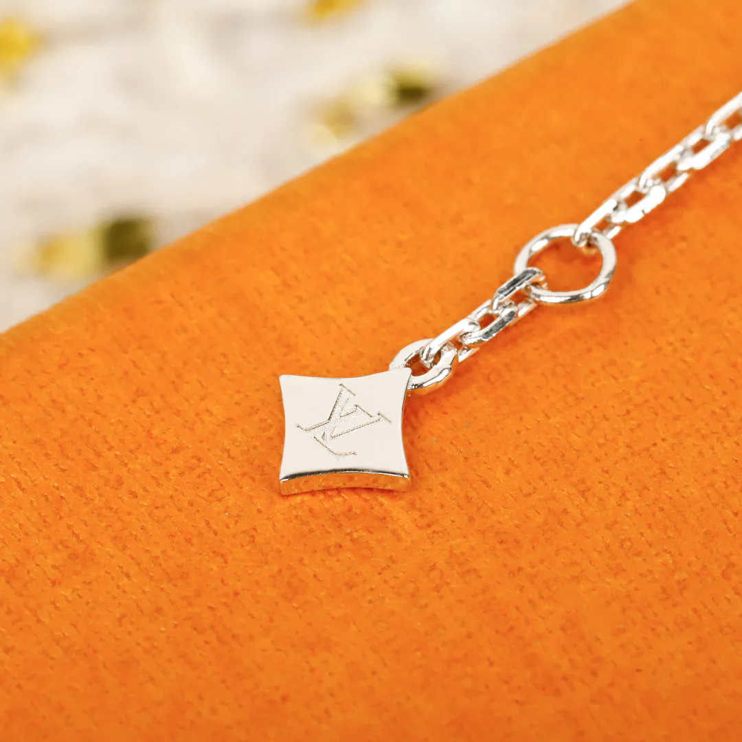 Бижутерия Louis Vuitton 151555