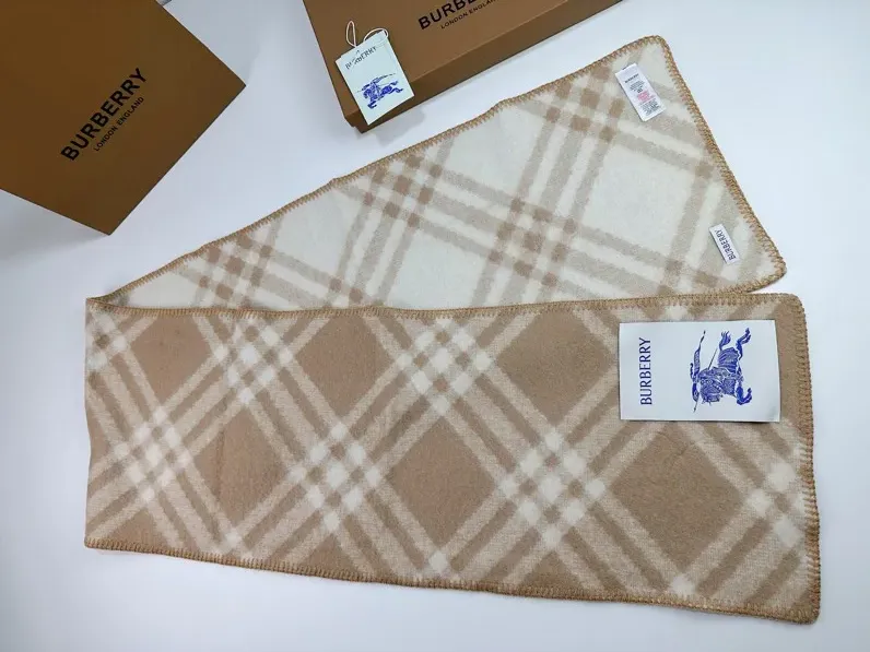 Шарфы Burberry 523808